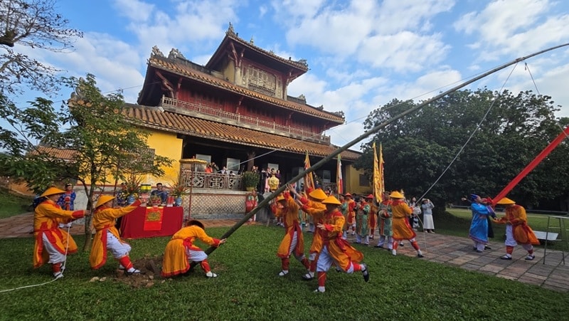 tai hien nghi le thuong tieu tai hoang cung hue hinh 2