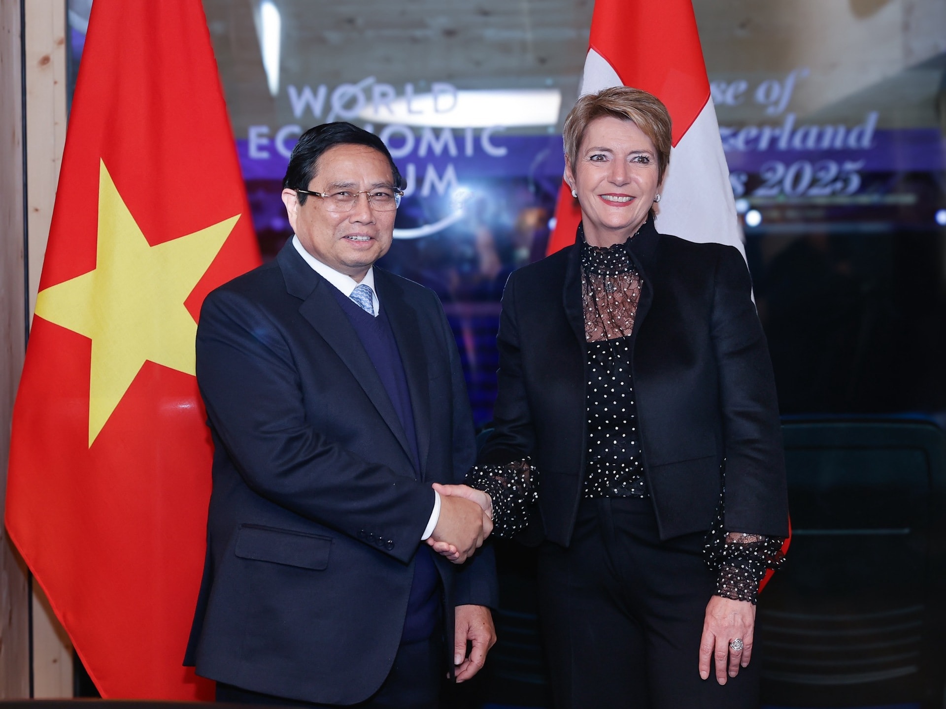 thoi diem thich hop de nang tam quan he viet nam thuy si len doi tac toan dien hinh 2