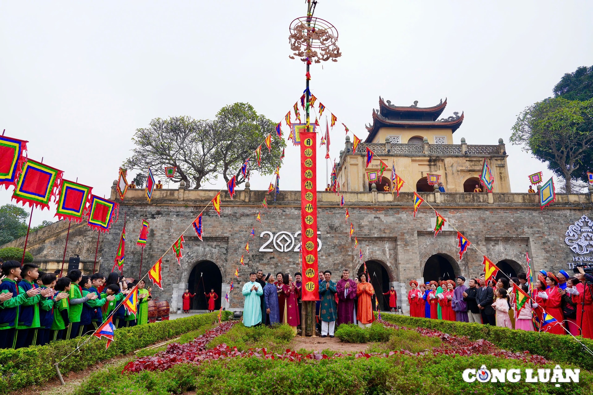doc dao nghi le tong cuu nghinh tan tai hoang thanh thang long hinh 15