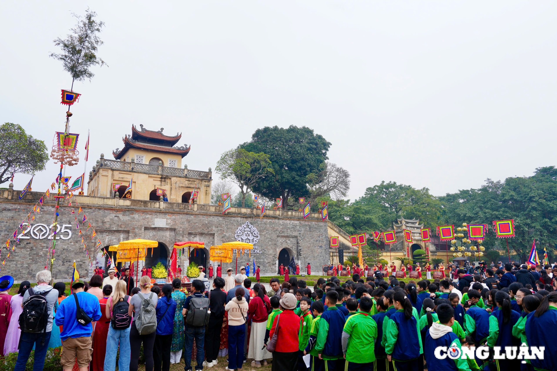 doc dao nghi le tong cuu nghinh tan tai hoang thanh thang long hinh 10