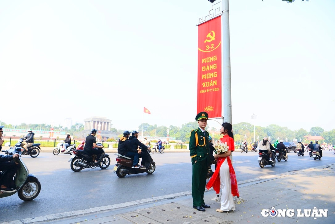 pho phuong ha noi ruc ro sac do truoc them tet nguyen dan 2025 hinh 2