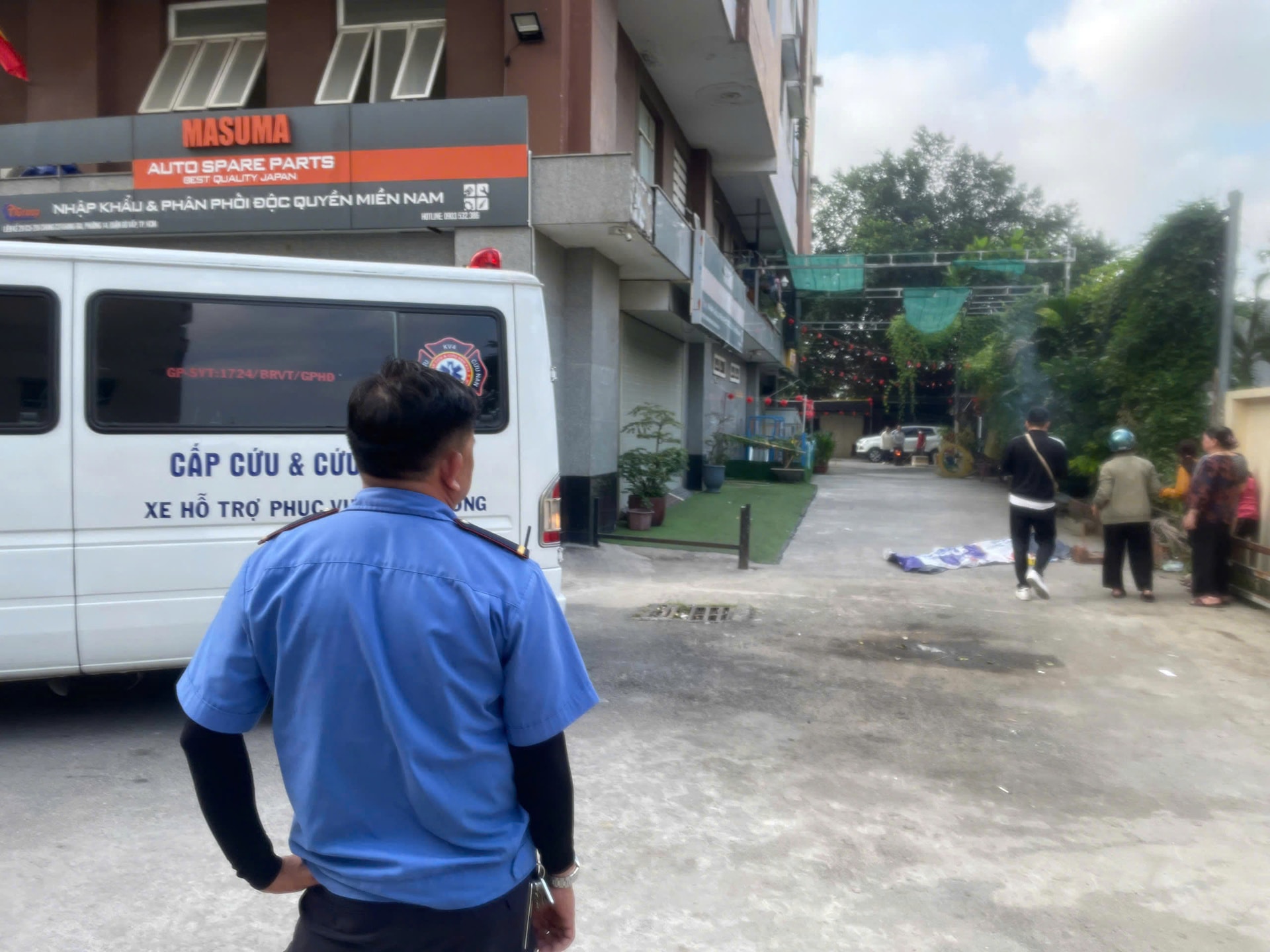 nguoi phu nu tu vong o chung cu tp hcm mung 6 tet hinh 1
