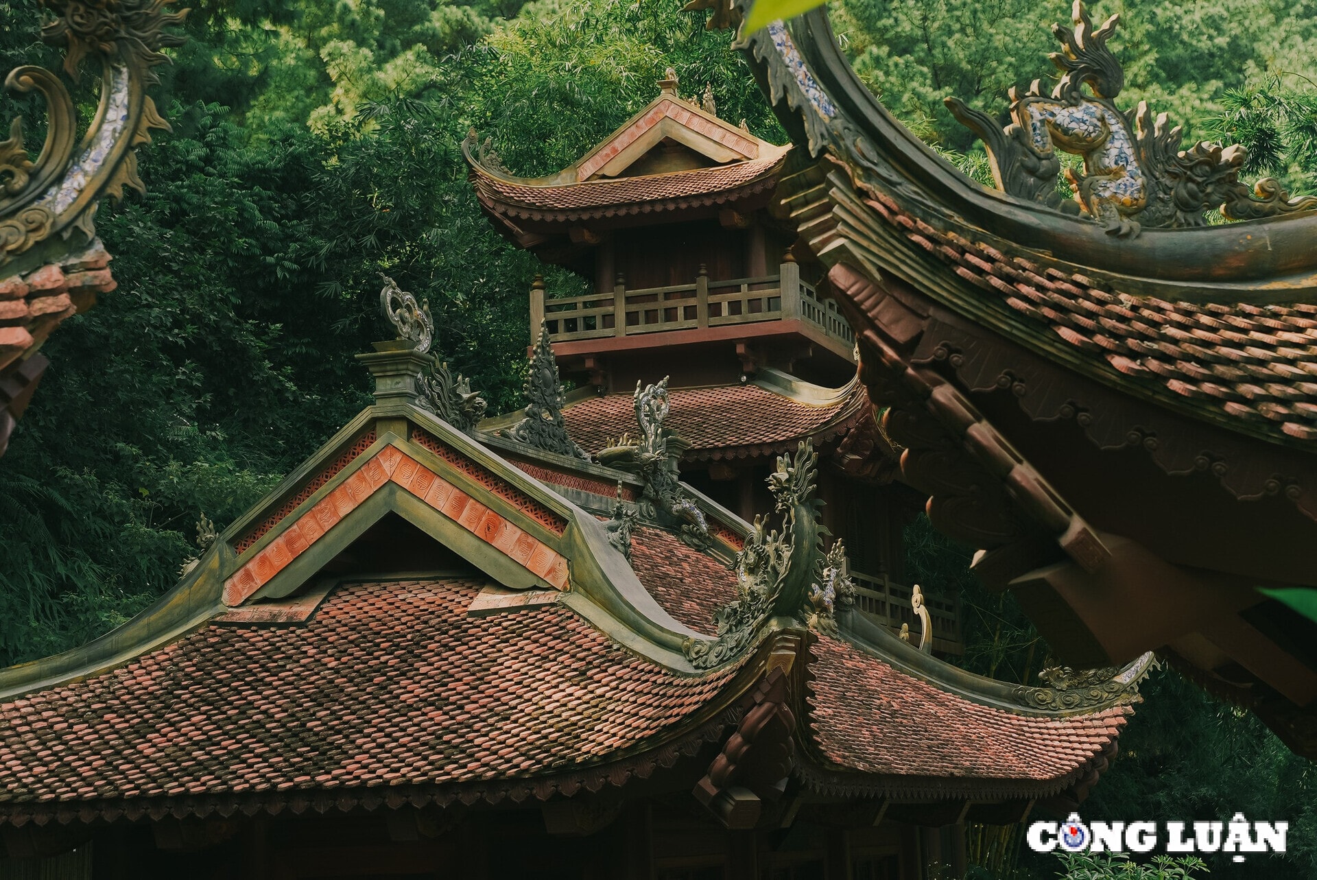 dau nam du xuan den dia tang phi lai tu ngoi chua dep nhu chon tien canh o ha nam hinh 2