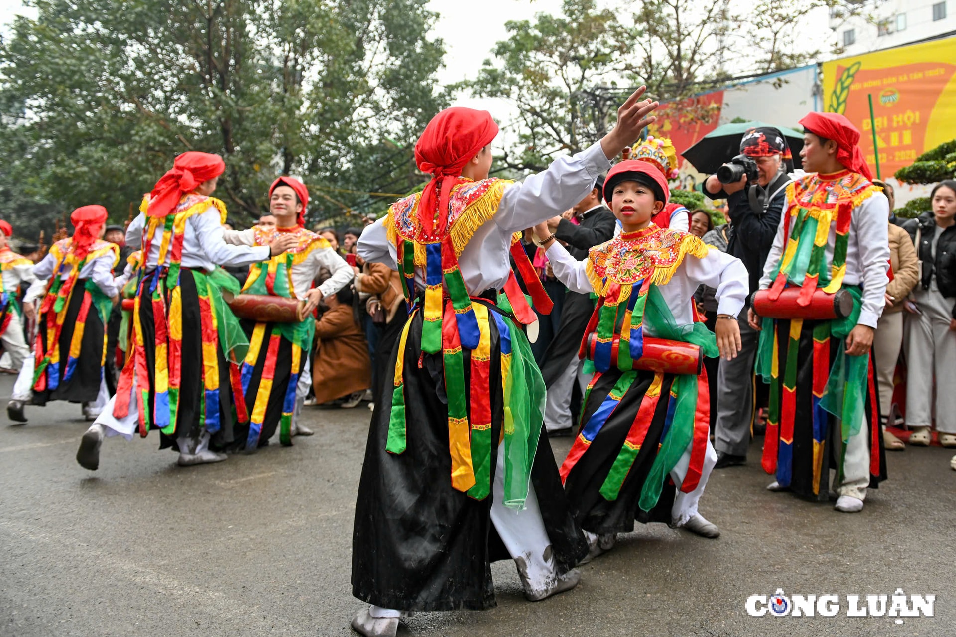 trai lang trieu khuc gia gai nhay dieu mua con di danh bong day an tuong hinh 11