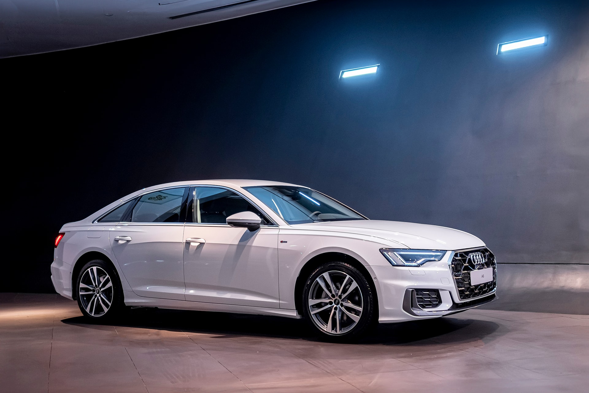 sedan hang sang audi a6 2025 co mat tai viet nam gia ban gan 23 ty dong hinh 2