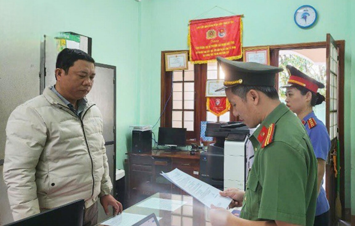 de cat tac long hanh mot chu tich ubnd xa o binh dinh bi khoi to hinh 1
