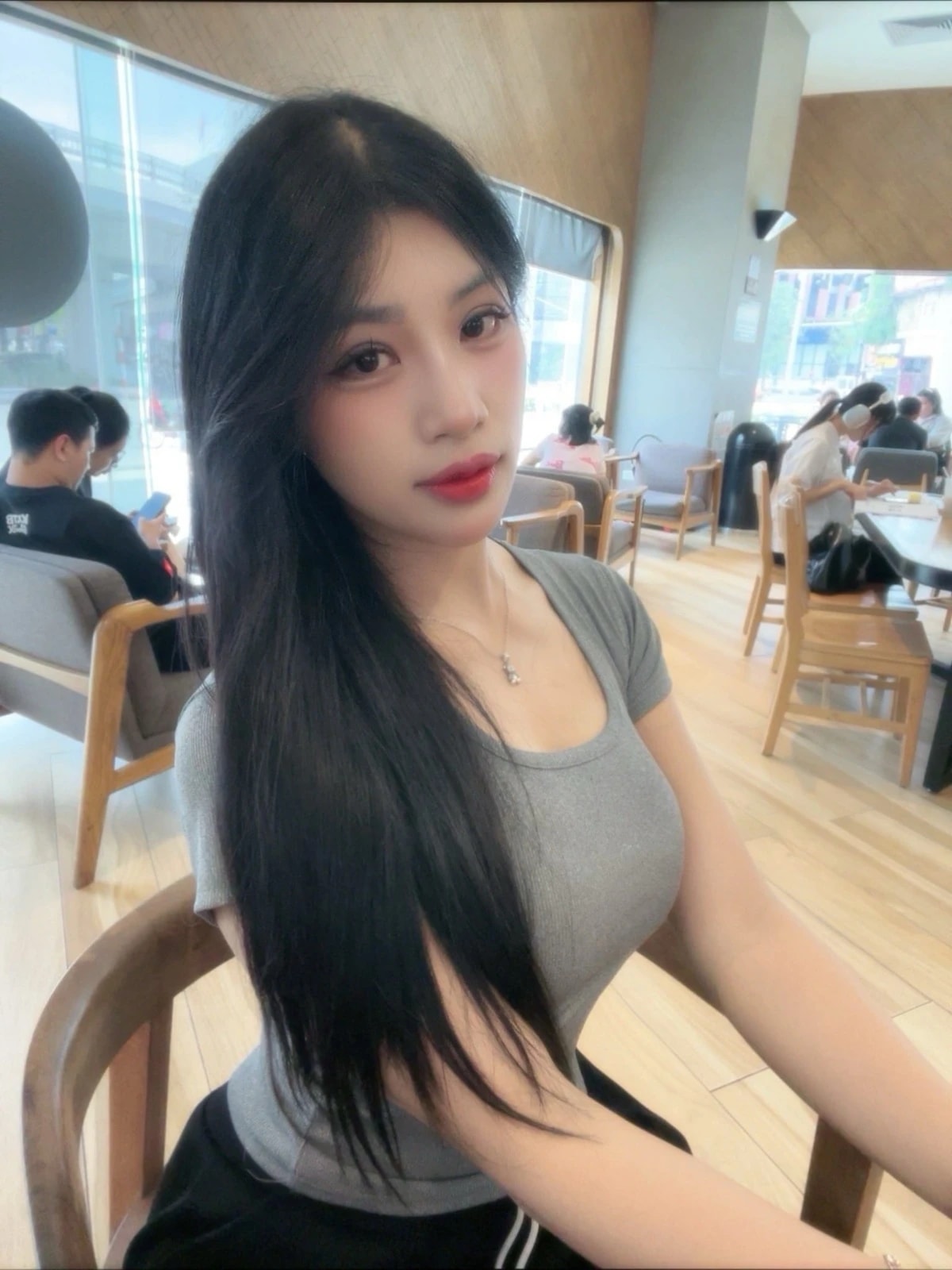 can canh nhan sac cua hot girl dau vat gay sot hoi lang o bac ninh hinh 4