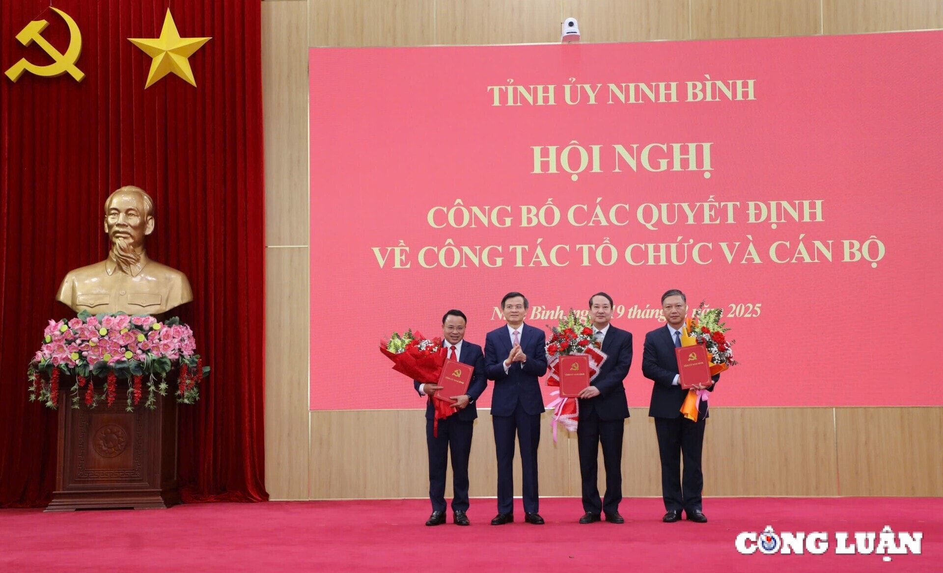 ninh binh cong bo quyet dinh bo nhiem sap xep to chuc bo may hinh 1