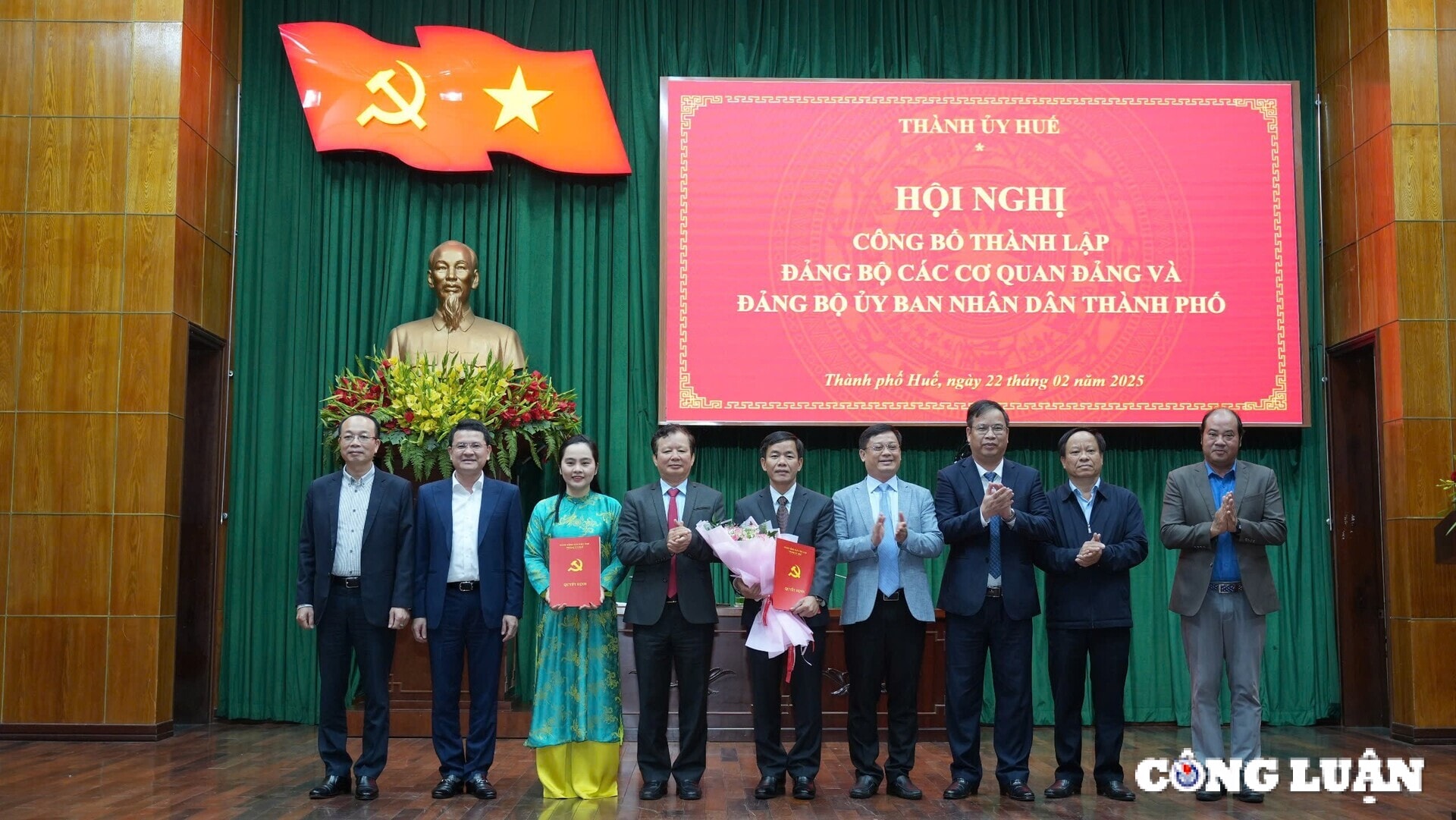 hue cong bo quyet dinh to chuc bo may va cong tac nhan su hinh 1