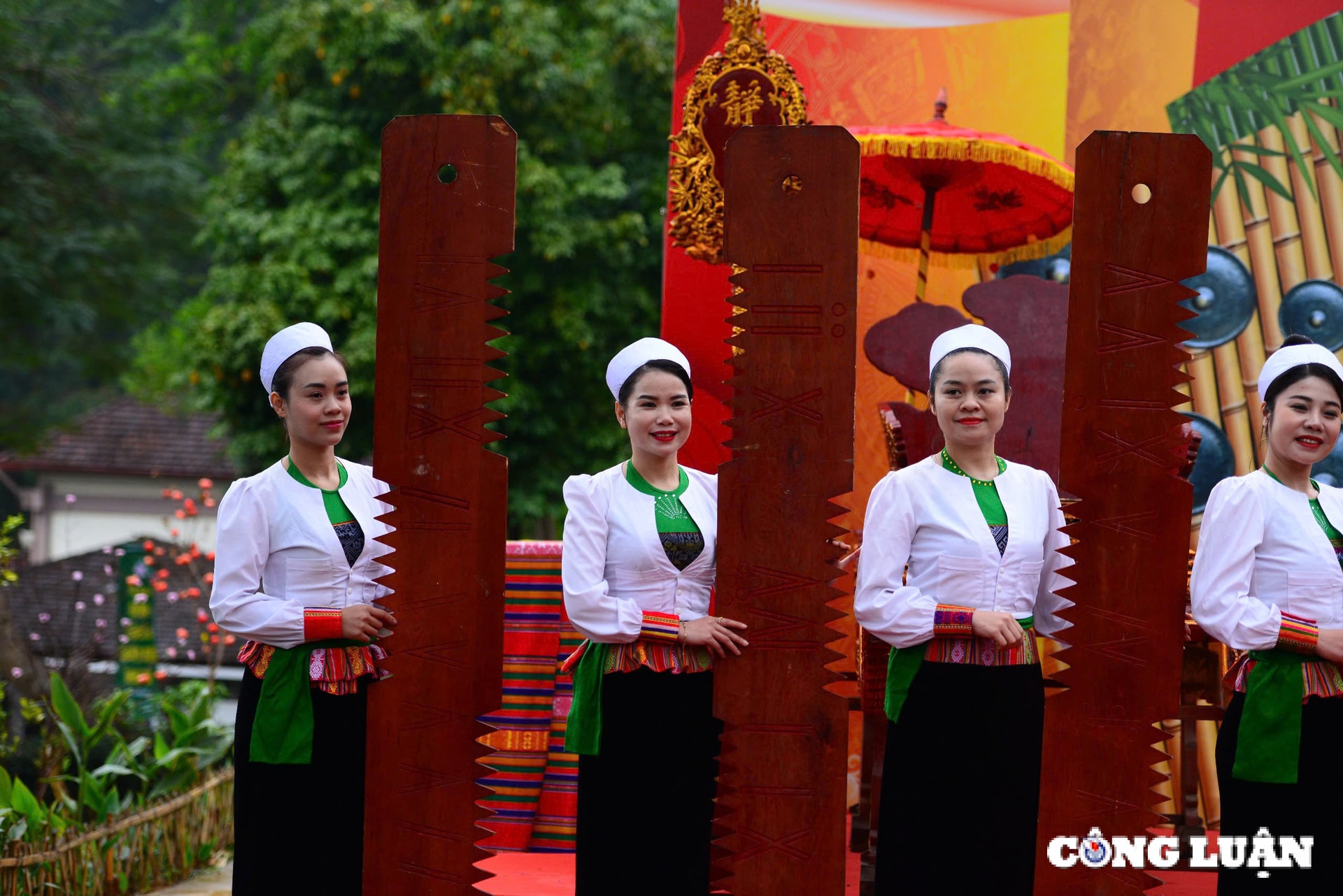 cach xem ngay cua nguoi muong hoa binh co gi dac biet hinh 2