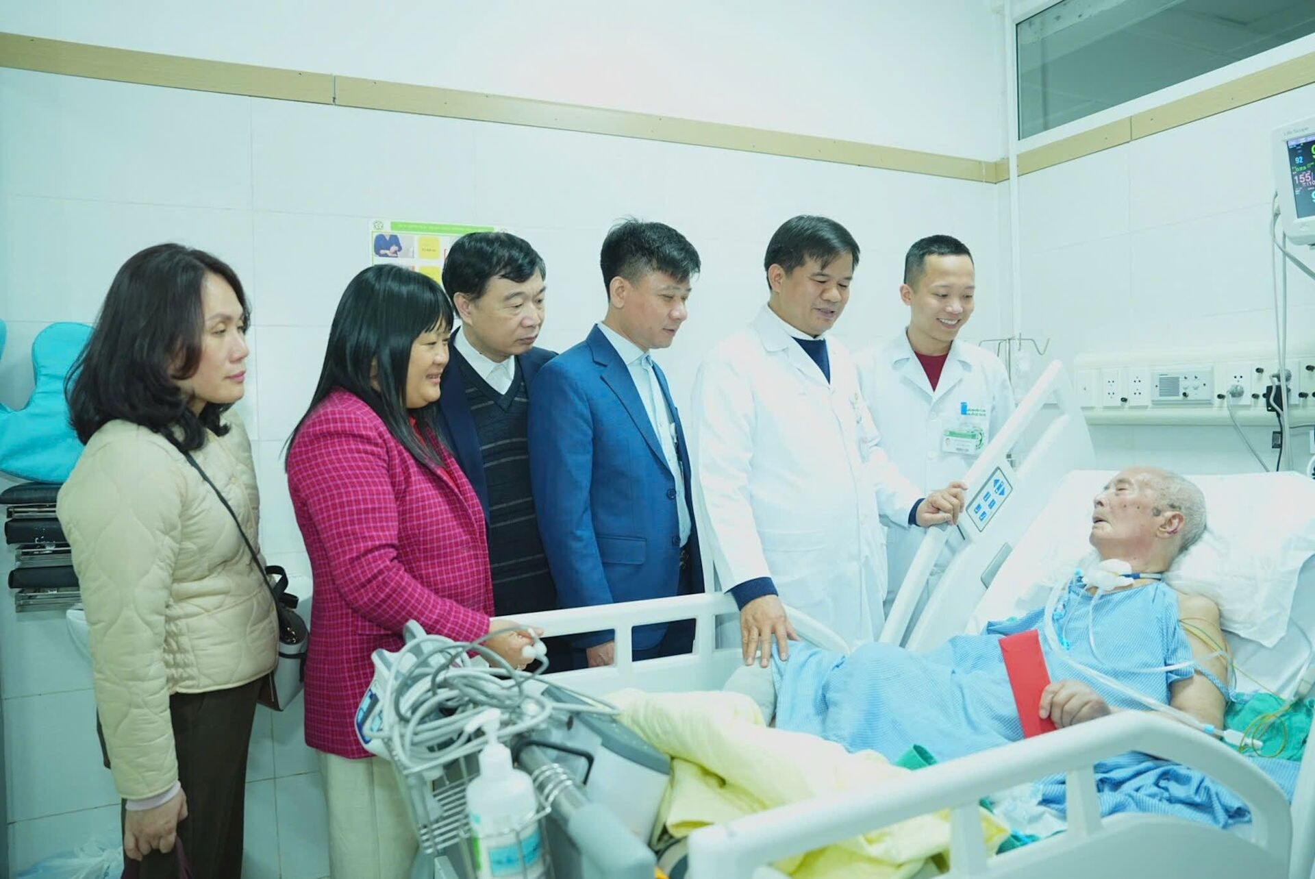 pgs ts dao xuan co giam doc benh vien bach mai de y hoc viet nam vuon tam quoc te can thuc hien dong bo nhieu giai phap hinh 1