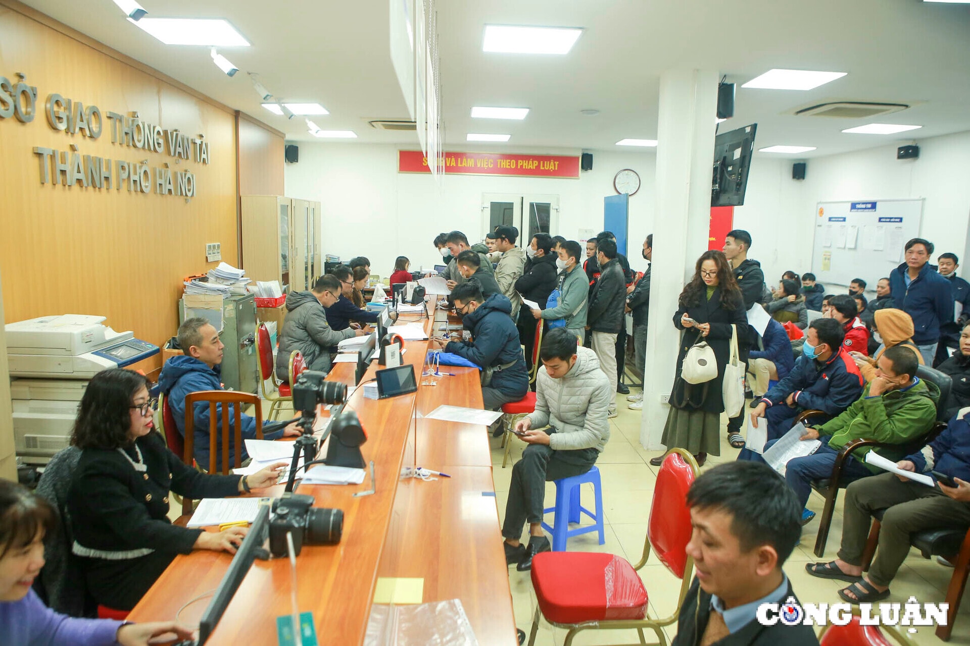 ha noi dung tiep nhan cac thu tuc sat hach cap doi giay phep lai xe hinh 1