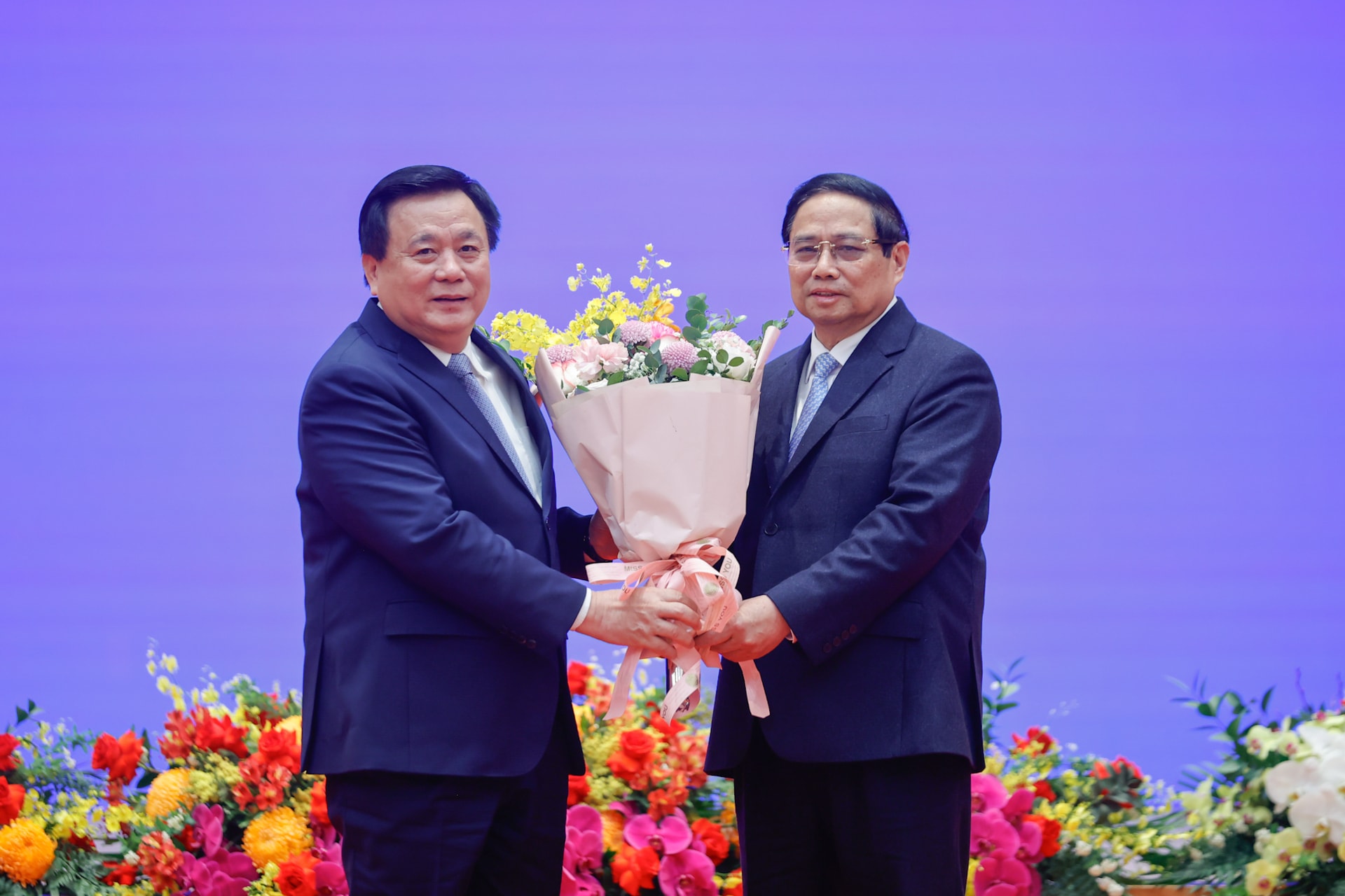 trao danh hieu giao su danh du dai hoc thanh hoa tang thu tuong pham minh chinh hinh 5