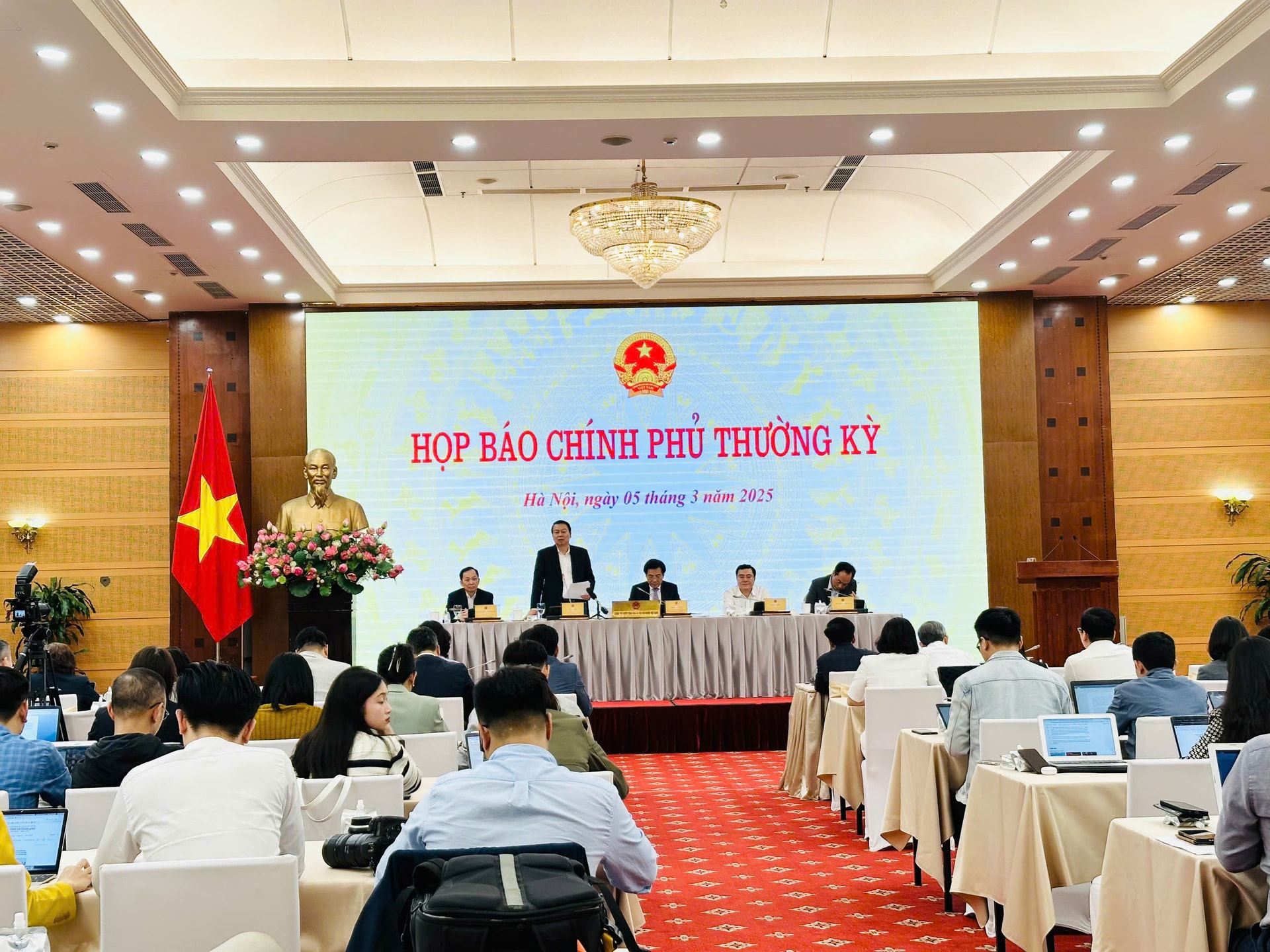 se cho phep thi diem xay dung dua vao van hanh san giao dich tien ao hinh 1