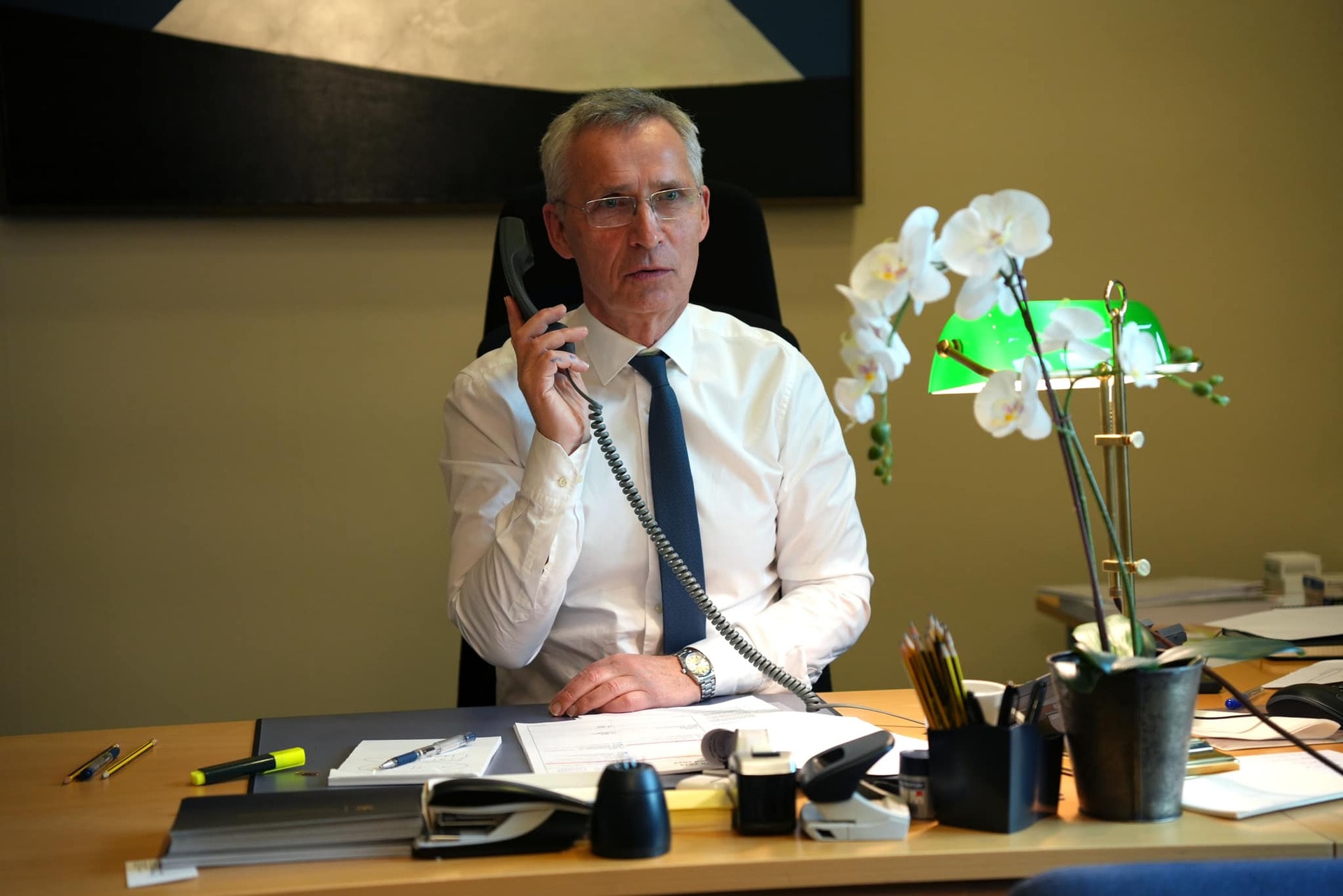 cuu tong thu ky nato stoltenberg gay sot khi tro lai chinh truong na uy hinh 1