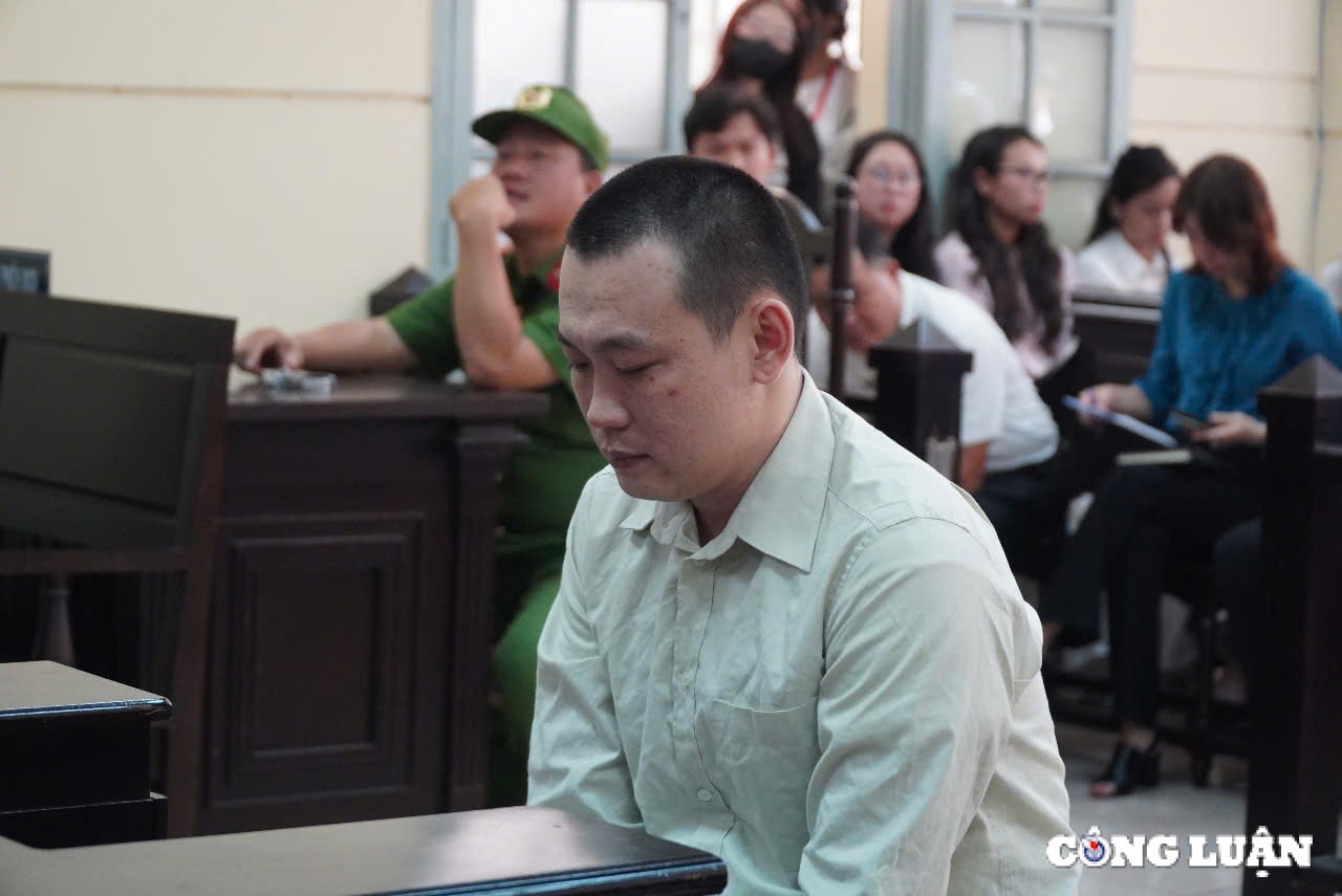 tai xe danh nguoi truoc benh vien tu du linh 1 nam tu hinh 1