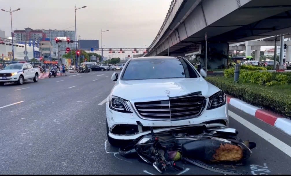 vu tai xe o to tong loat xe may o tp hcm 1 nguoi da tu vong hinh 1