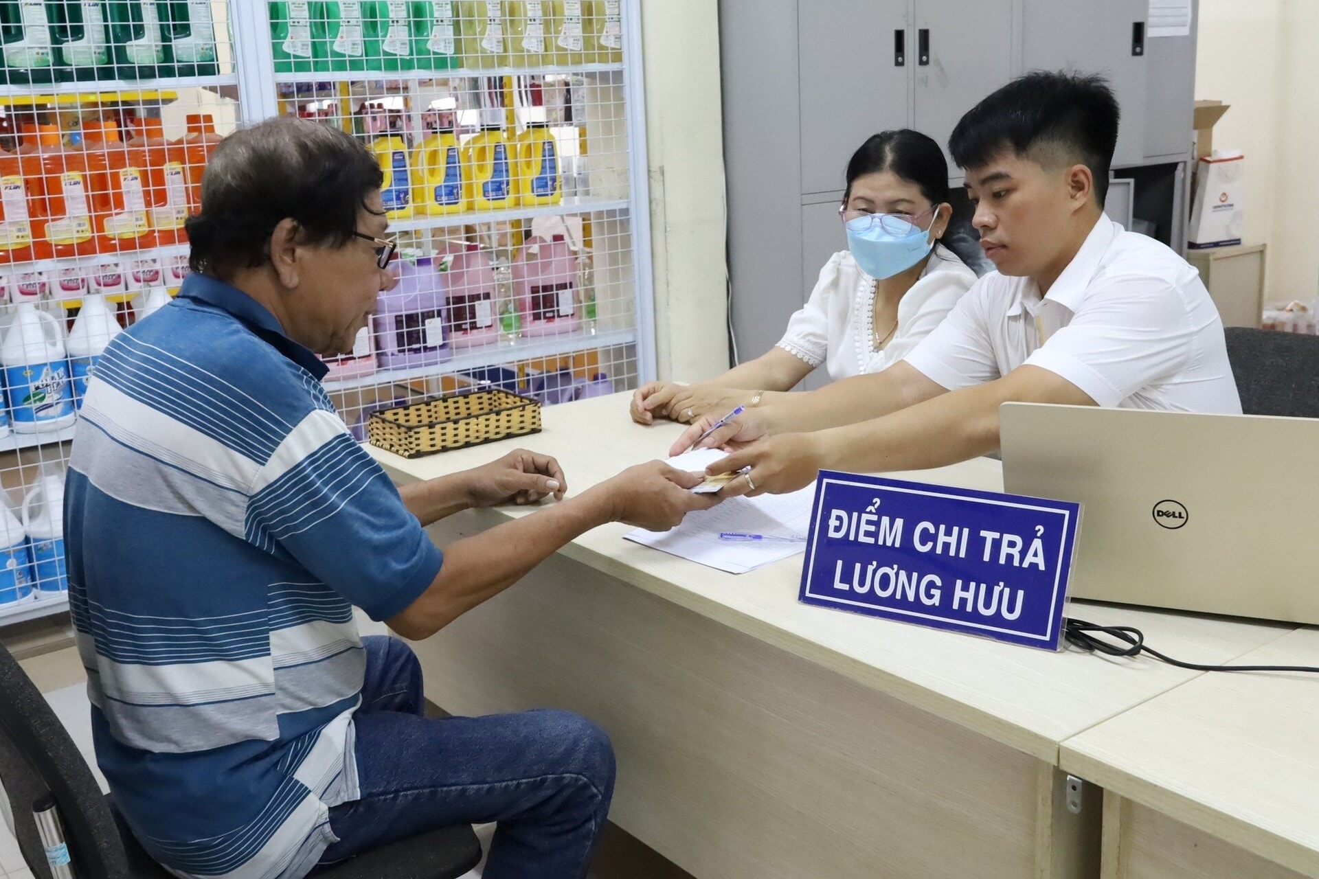 chinh phu sua doi chinh sach doi voi nguoi nghi huu truoc tuoi do sap xep to chuc bo may hinh 1