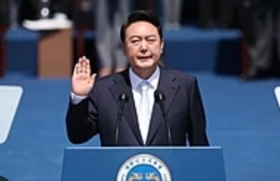 tong thong han quoc yoon suk yeol chinh thuc bi phe truat hinh 2