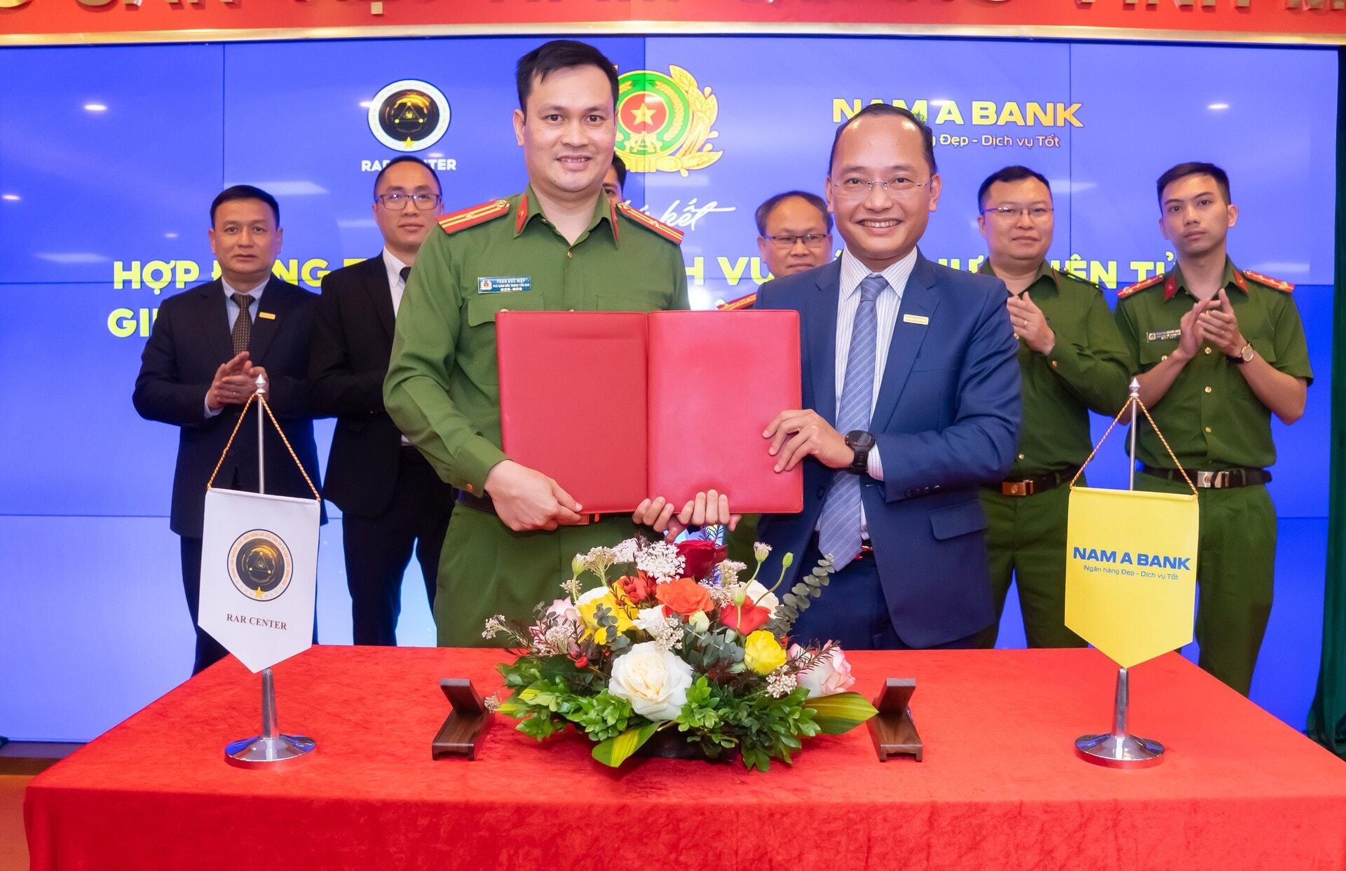 nam a bank hop tac voi trung tam rar bo cong an chinh thuc trien khai xac thuc dien tu qua vneid hinh 1