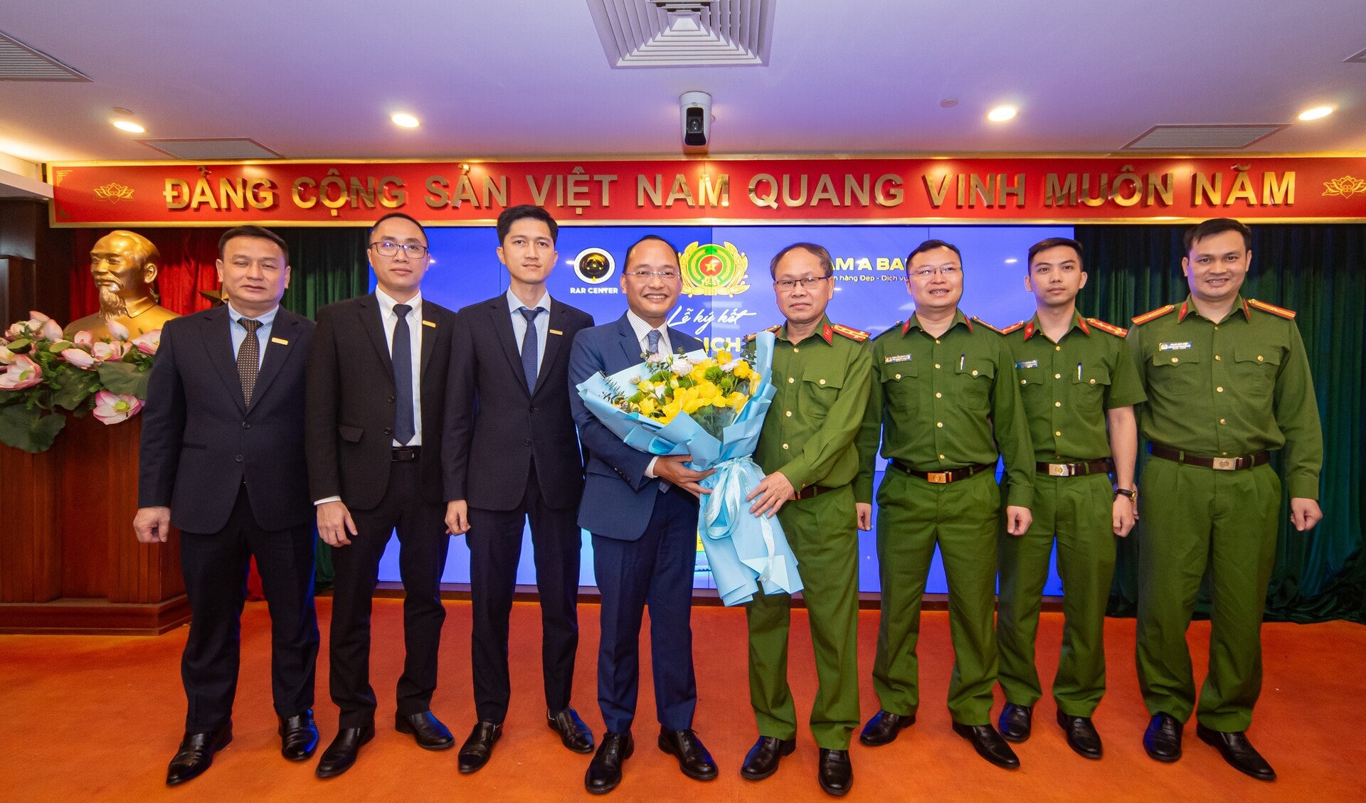 nam a bank hop tac voi trung tam rar bo cong an chinh thuc trien khai xac thuc dien tu qua vneid hinh 2