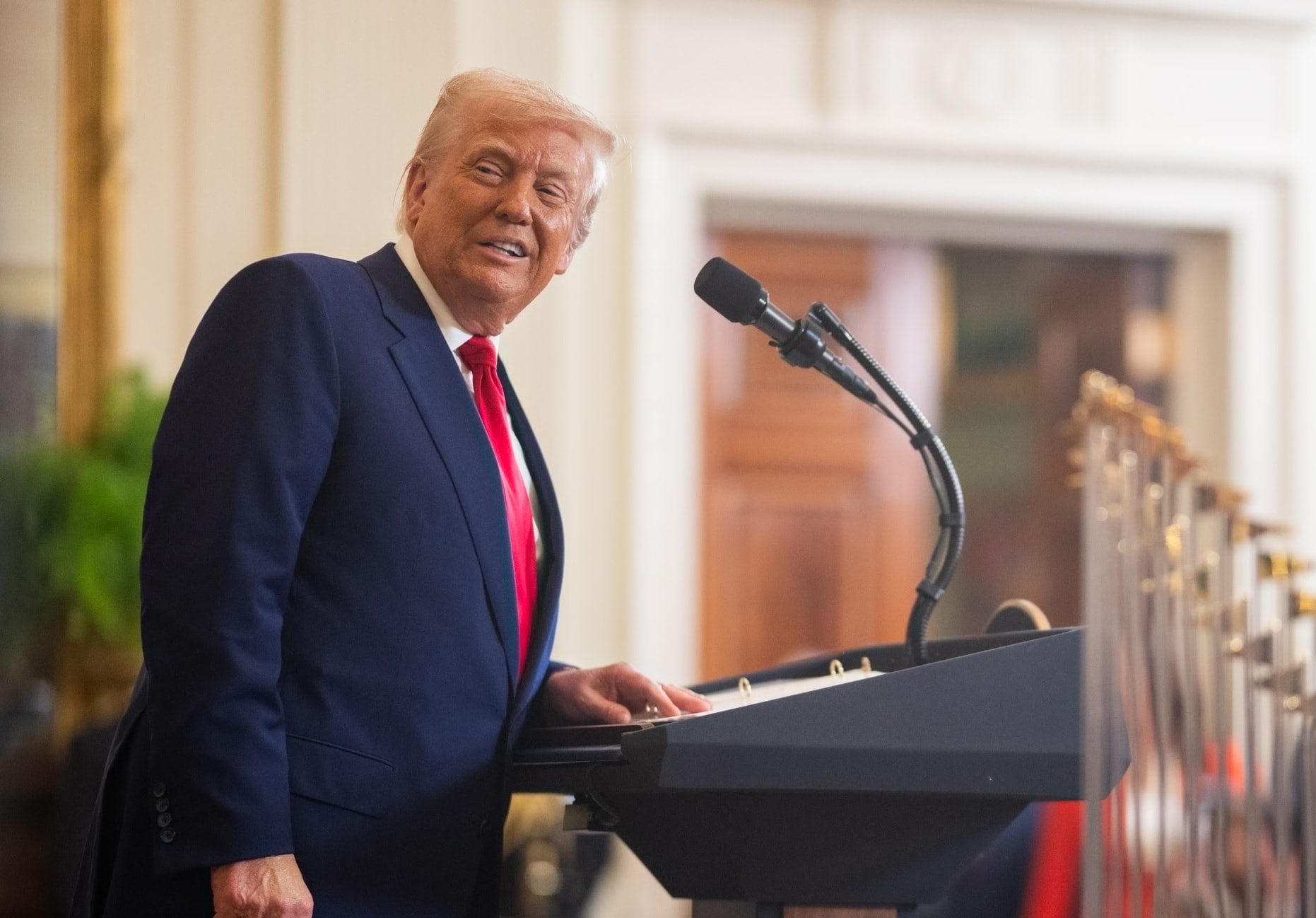 Chính quyền Tổng thống Trump và 'tuần trăng mật' không như kỳ vọng