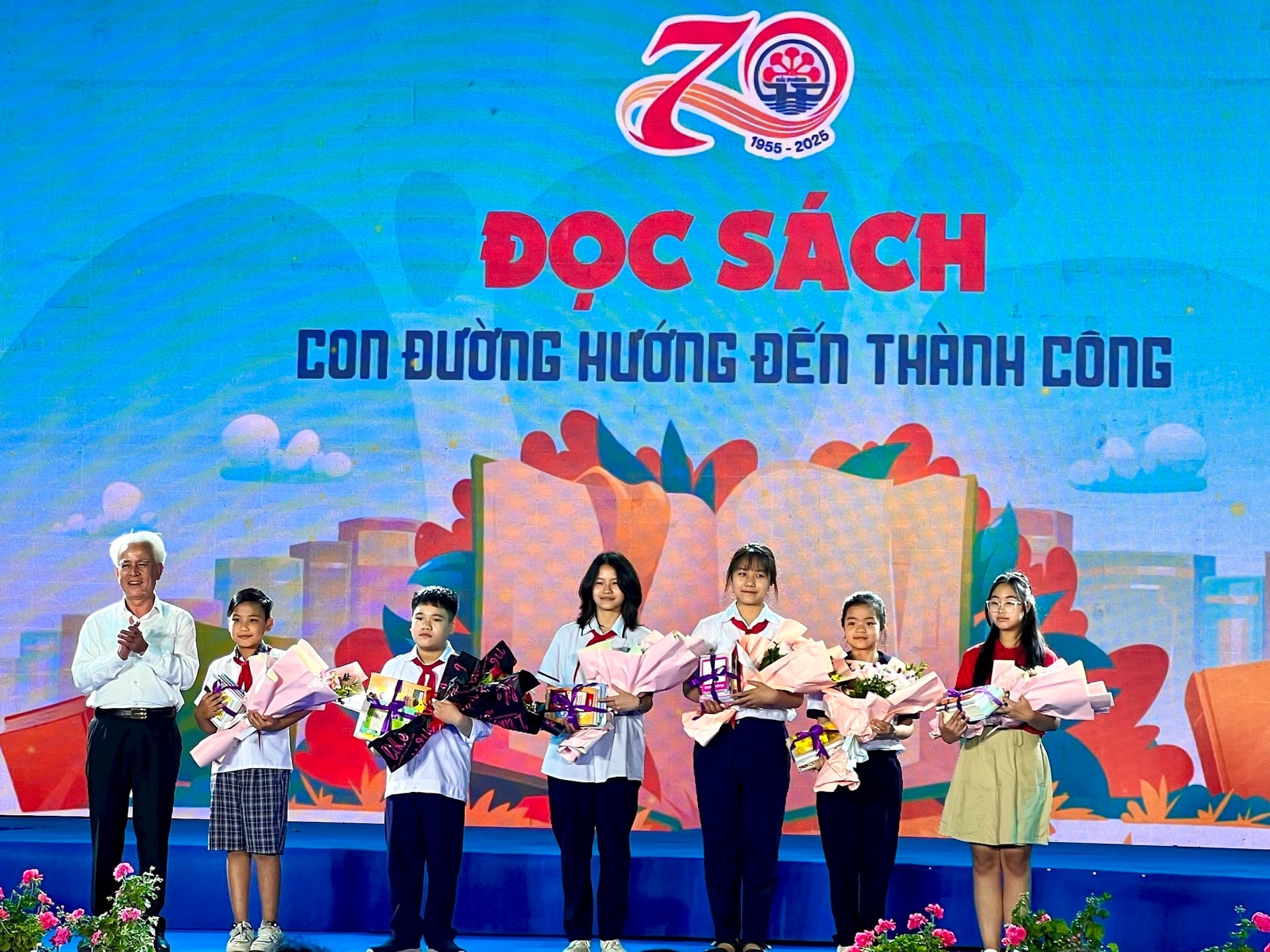 z6521902756994_fceb0a32db588fdcd9e71f3c31123216.jpg