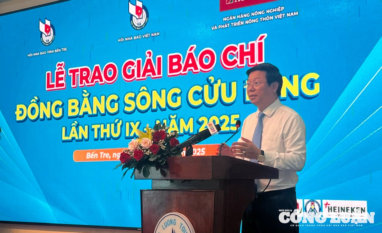 vinh-danh-22-tac-pham-1.jpg