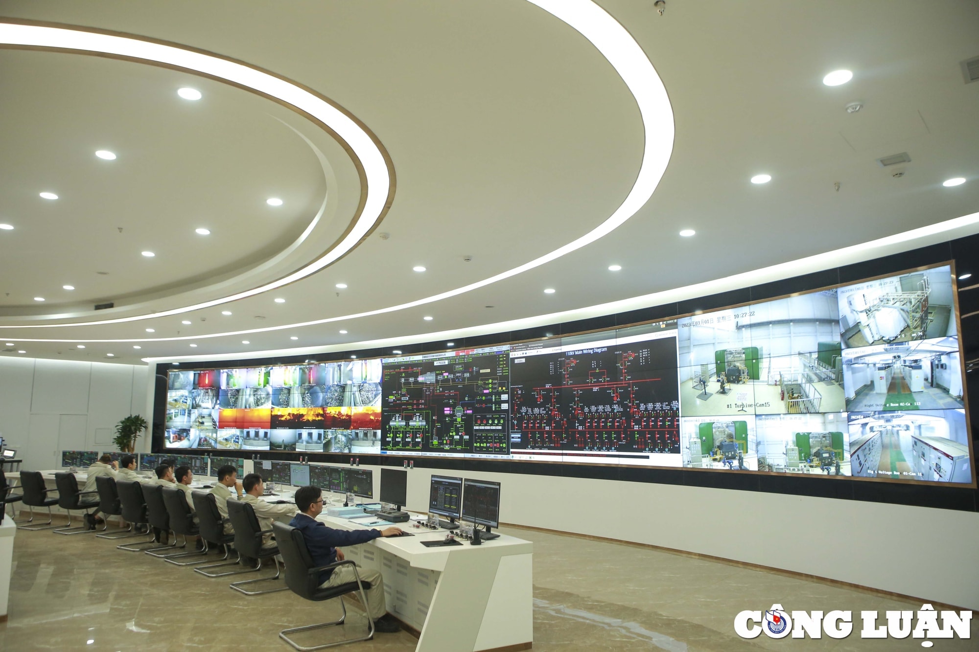 congluan-cdn.congluan.vn-files-content-2023-03-02-_dien-rac-soc-son-rac-dot-thanh-dien-si-chuyen-thanh-gach-tro-hoa-ran-mang-di-chon-lap-07163626.jpg