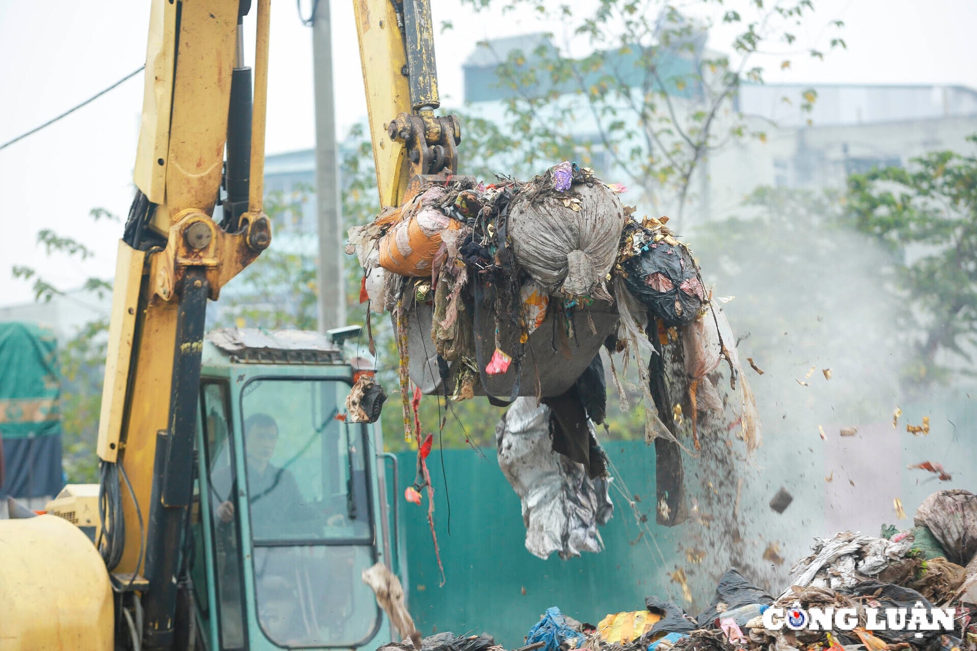 congluan-cdn.congluan.vn-files-content-2025-02-21-_rac-la-phu-2126.jpg