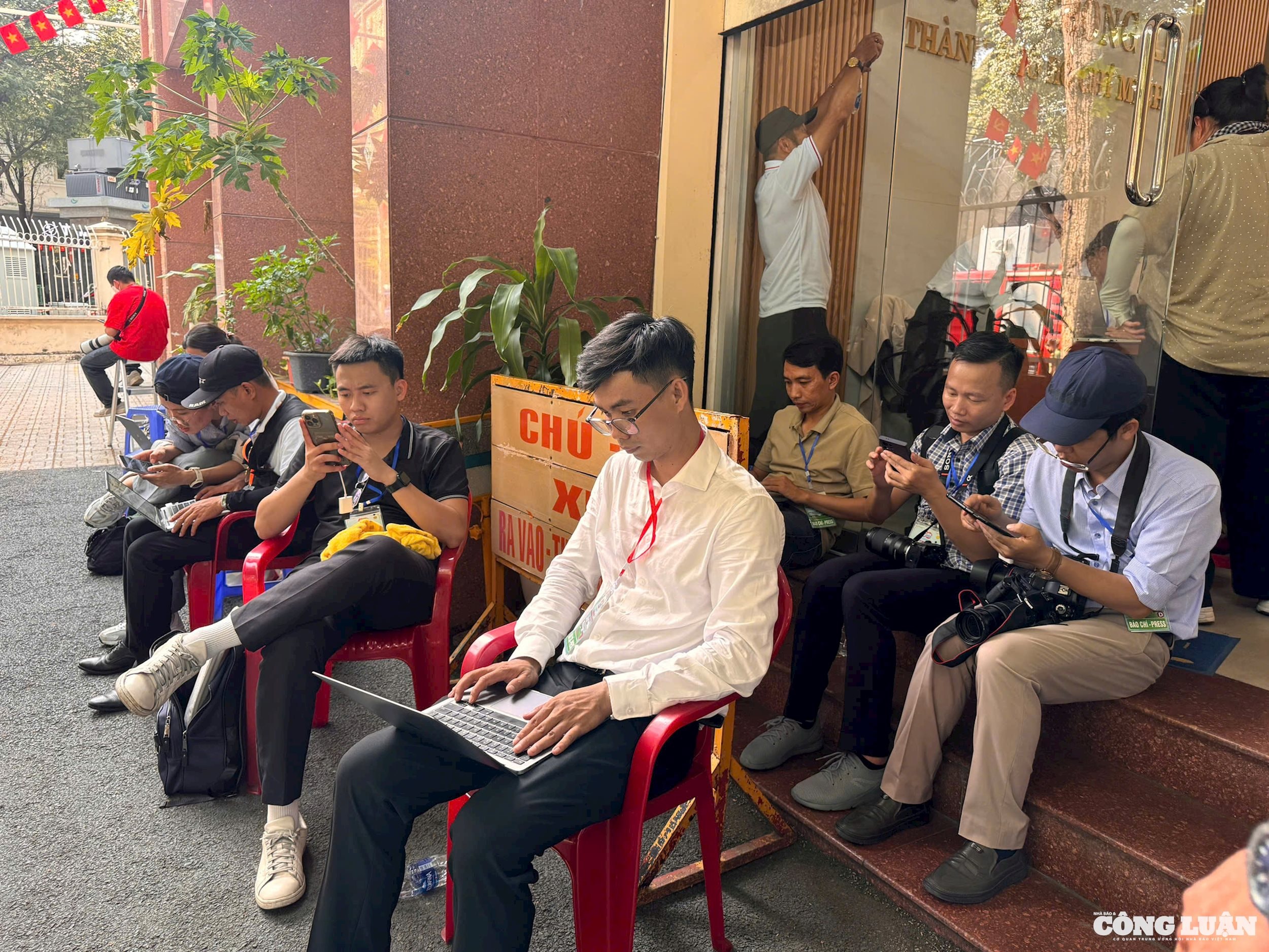 binh-chung-bao-chi-10.jpg