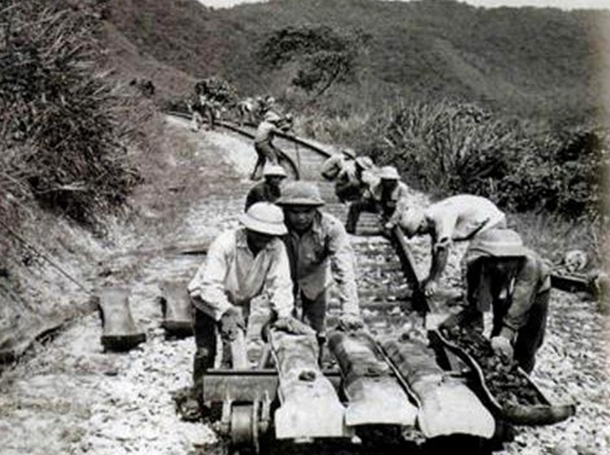 Phục hồi đường sắt Thống nhất đoạn Vinh - Minh Cầm năm 1976