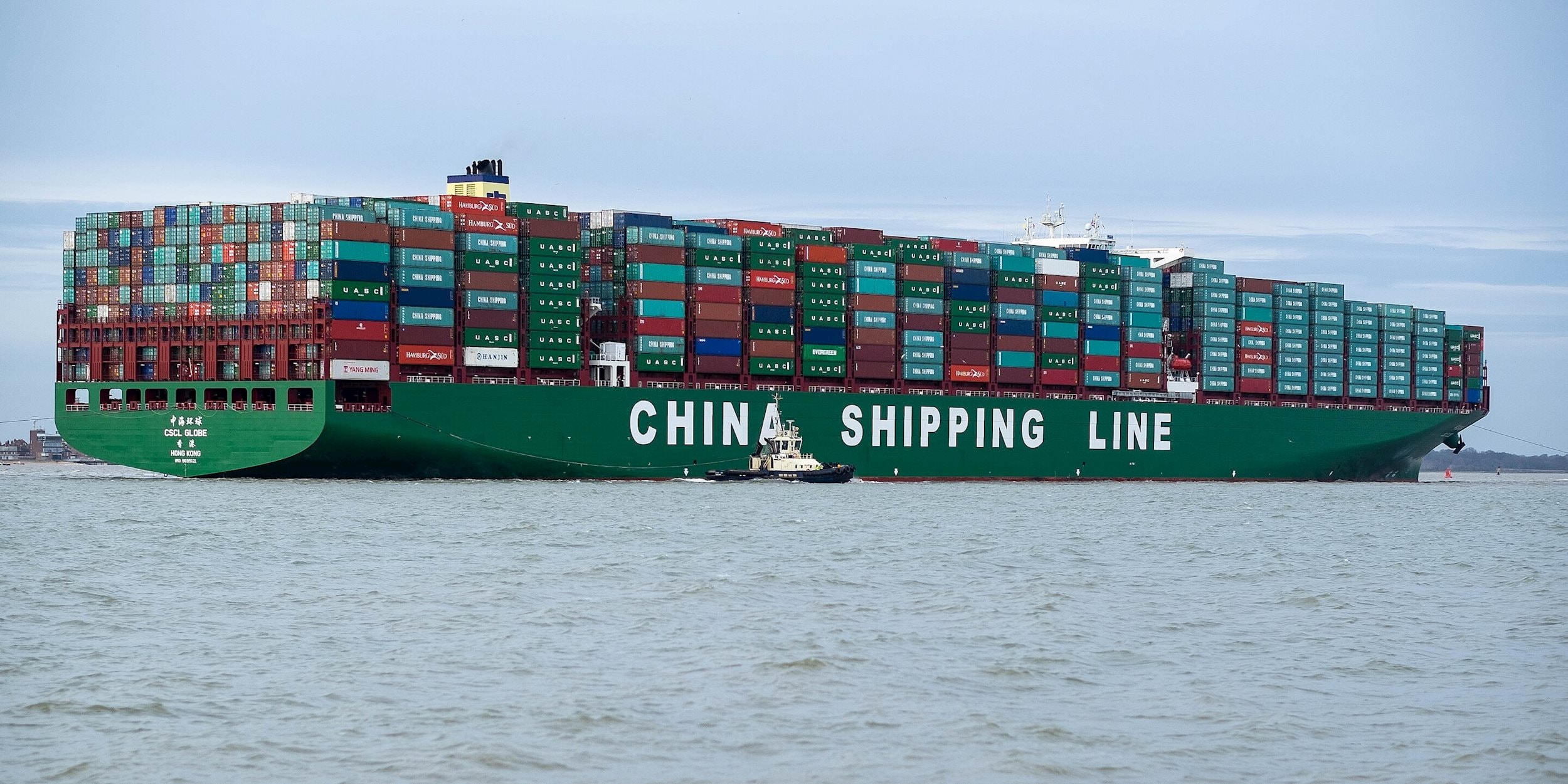 cscl_globe_arriving_at_felixstowe-_united_kingdom.jpg
