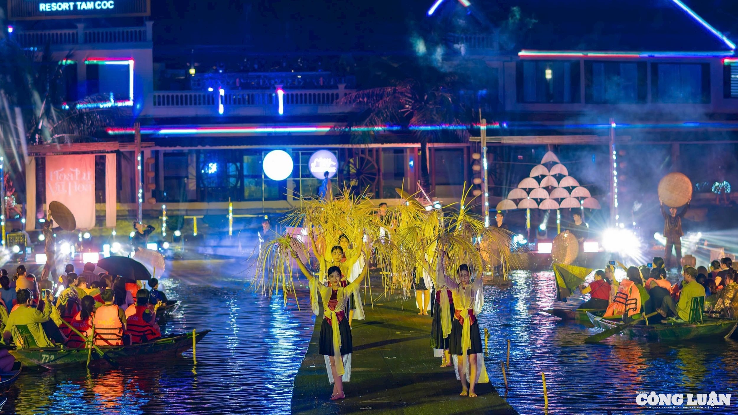 Một tiết mục trình diễn tại chương trình “Hoa Lư vũ hoạ”.