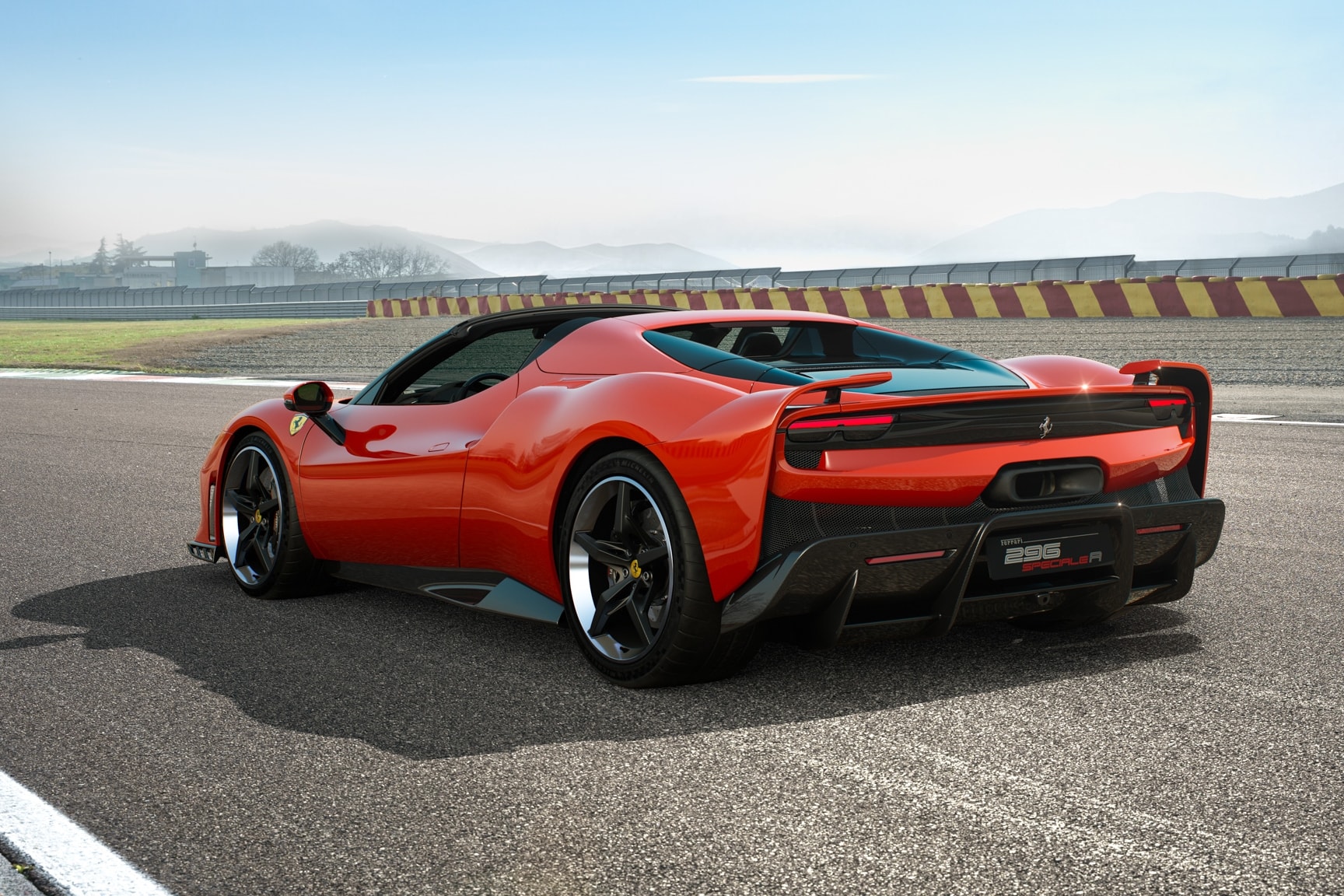 Bộ lốp Michelin Pilot Sport Cup 2 mới phát triển cho chiếc Ferrari F80, giúp tăng độ bám đường 4%.