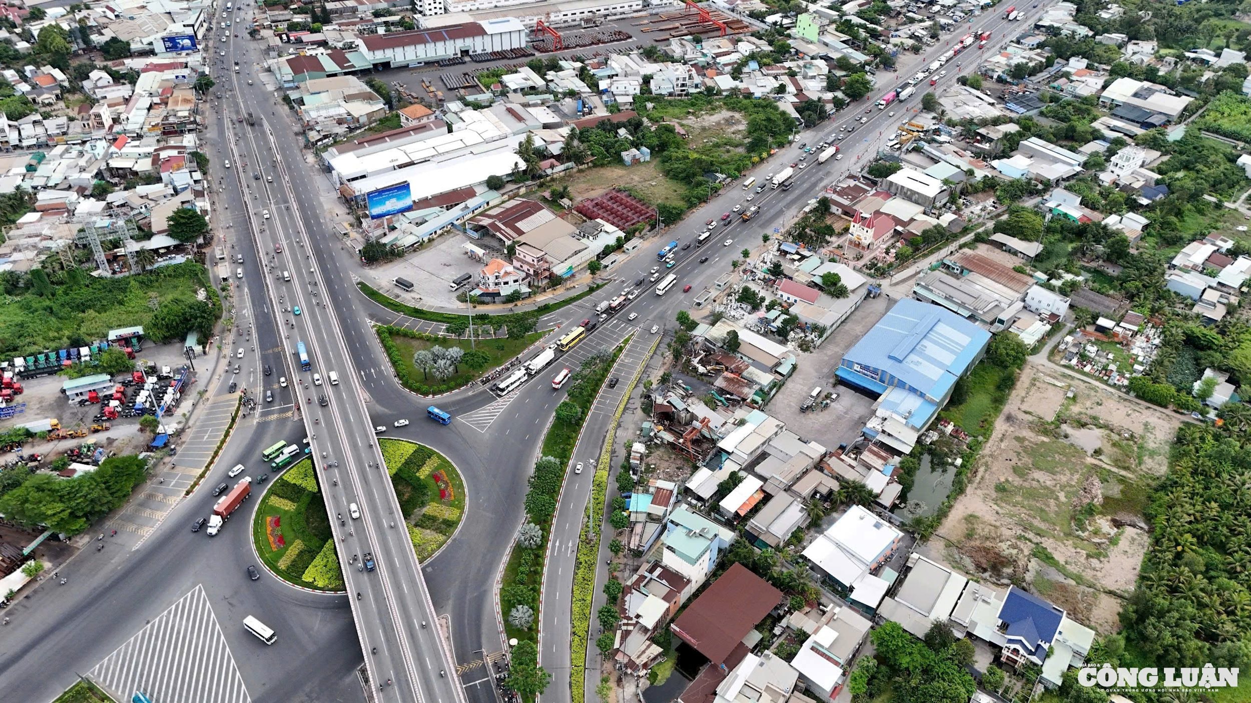 cua-ngo-ben-xe-tphcm-10.jpg