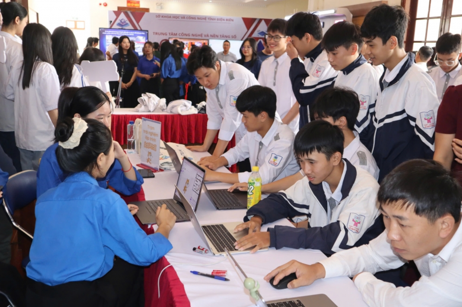 Ảnh màn hình 2025-05-06 lúc 17.01.29