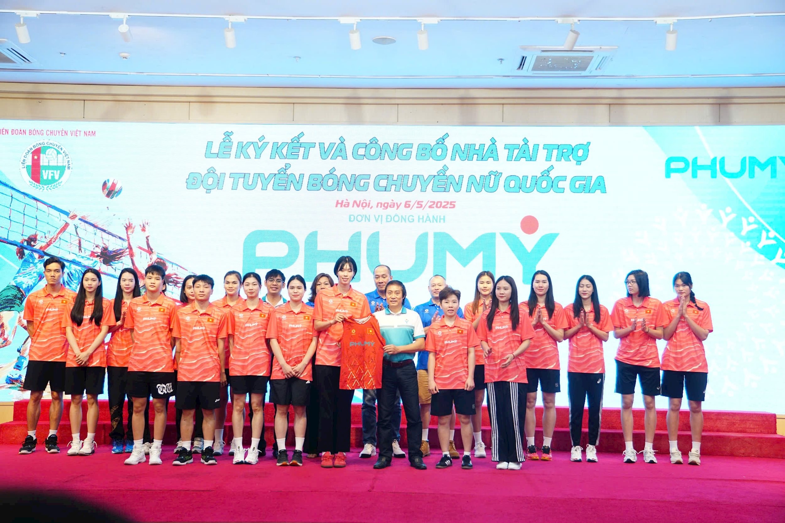 Lễ công bố Phú Mỹ là đơn vị đồng hành cùng đội tuyển bóng chuyền nữ Việt Nam