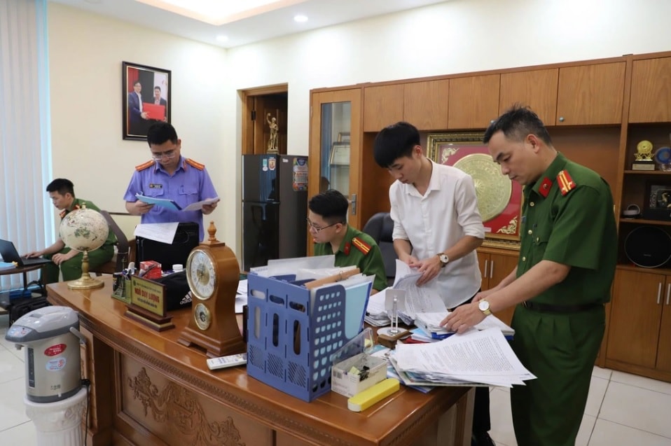 KHỞI TỐ 1
