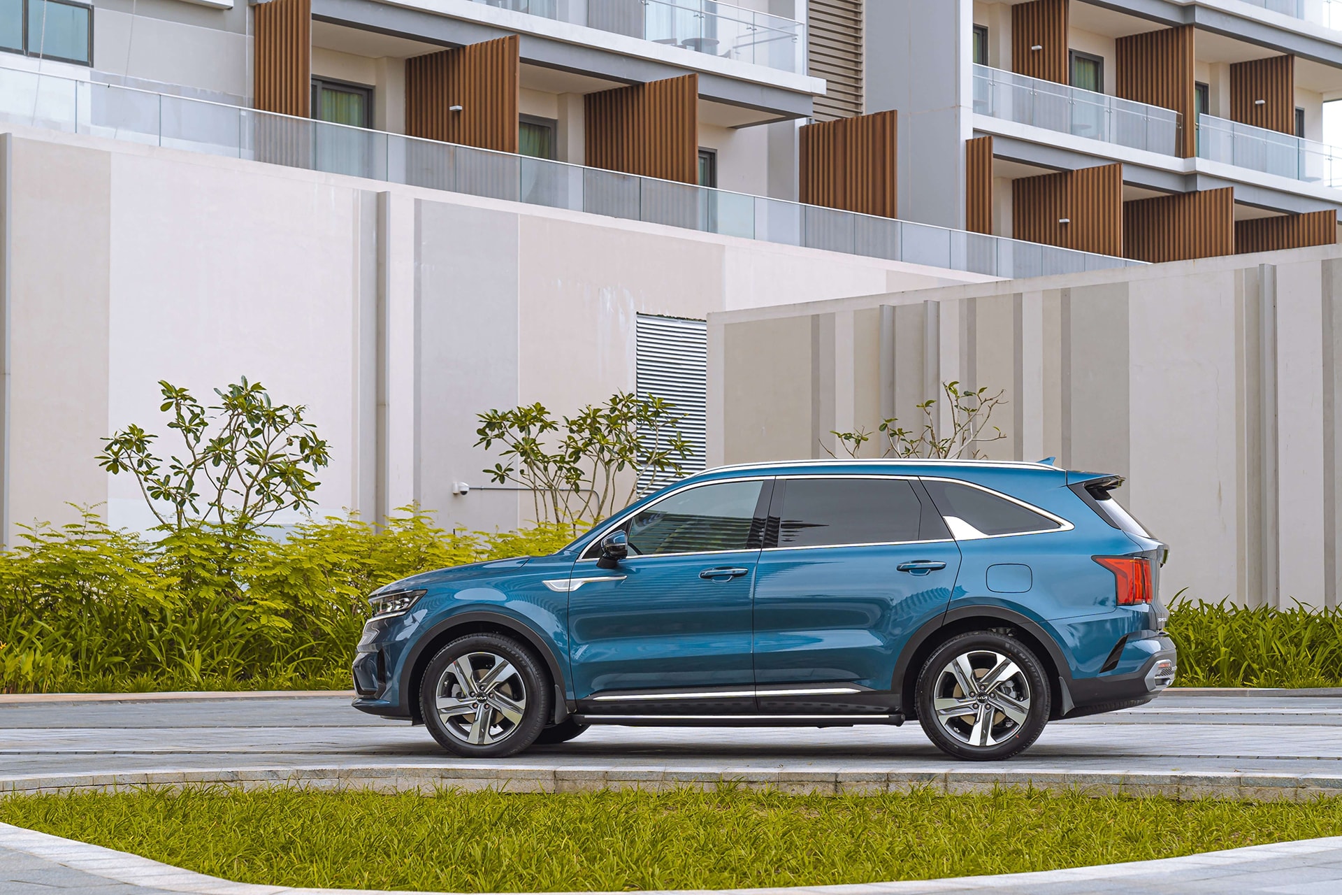 Phiên bản cao cấp Kia Sorento PHEV được giảm giá cao nhất đến 110 triệu đồng - Ảnh: Thaco Auto