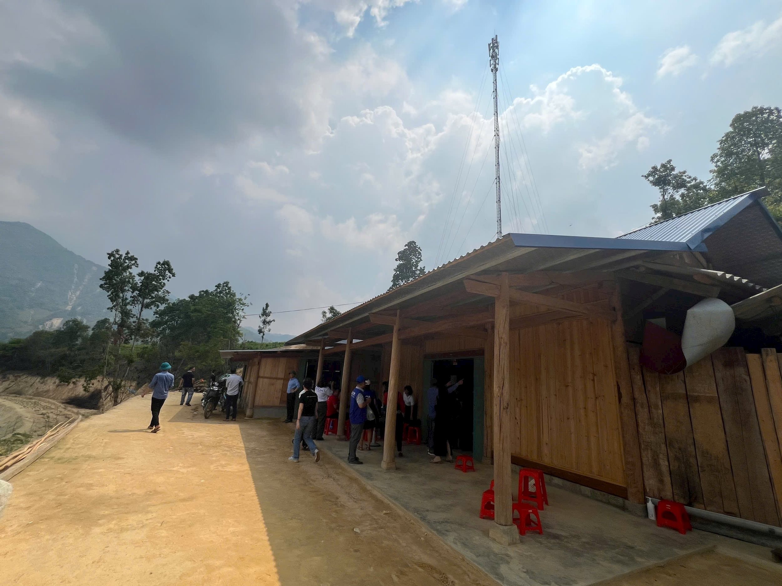 ảnh nha dan duoc nhan ho tro