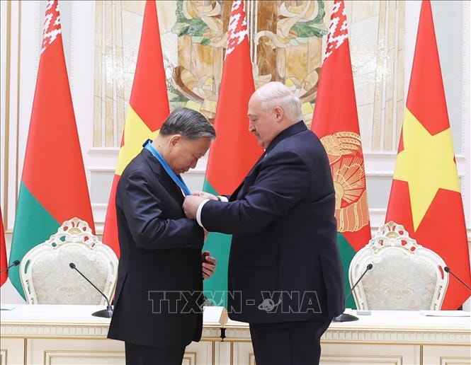 huan-chuong-huu-nghi-belarus-.jpg