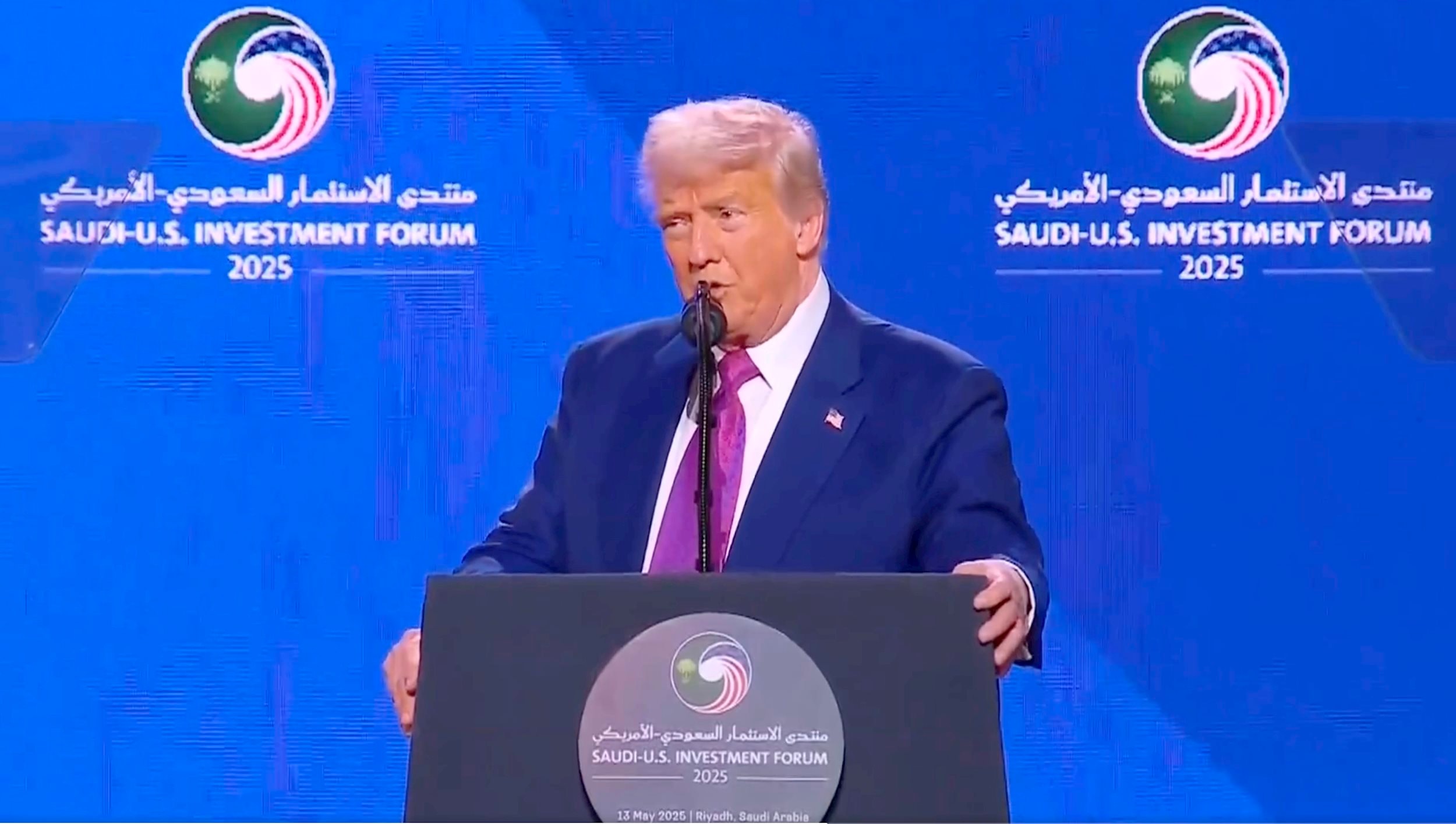 Ông Trump dự Diễn đàn đầu tư tại Ả Rập Xê Út ngày 13/5. Ảnh chụp màn hình.