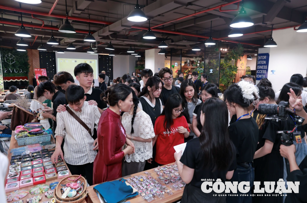 Ảnh màn hình 2025-05-19 lúc 15.00.08