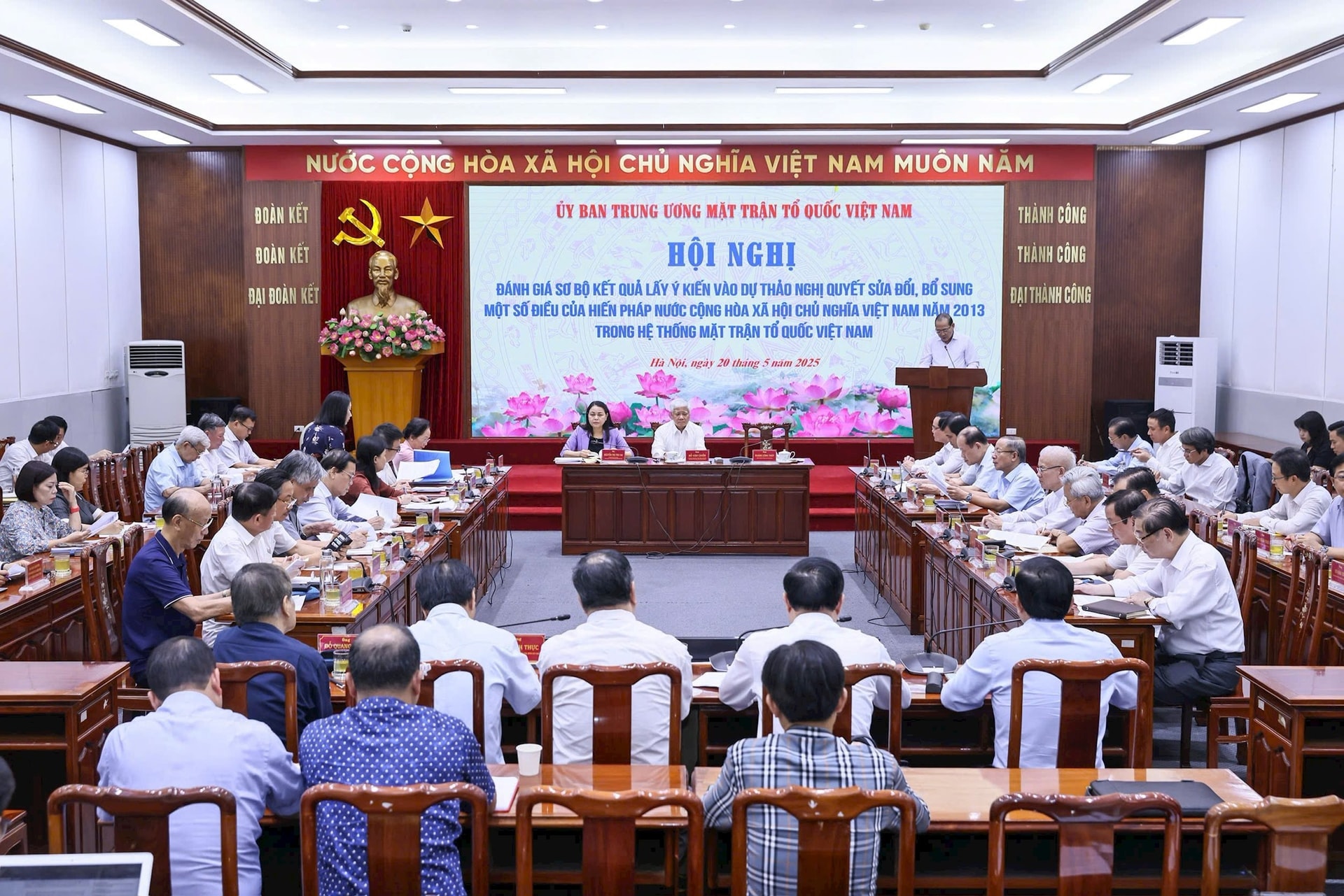 45d19cc83af58fabd6e4.jpg