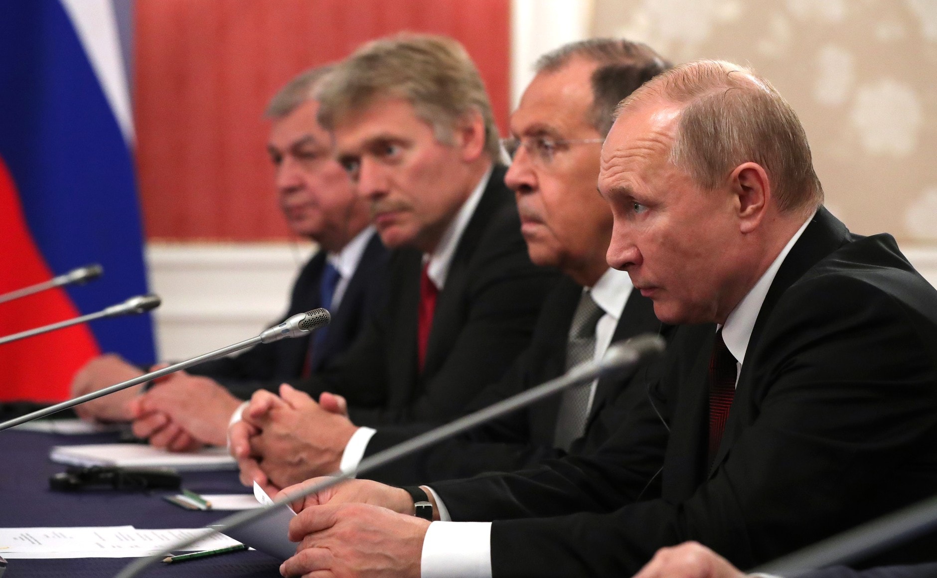 emmanuel_macron_and_vladimir_putin_-2019-06-_03.jpg