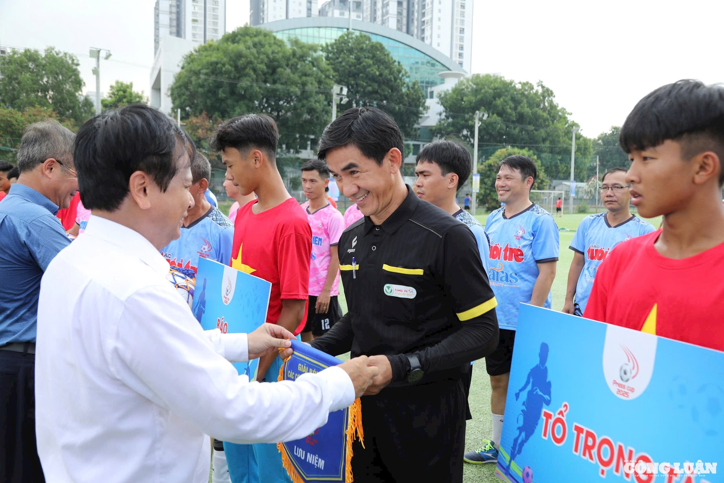 khai-mac-press-cup-4.jpg
