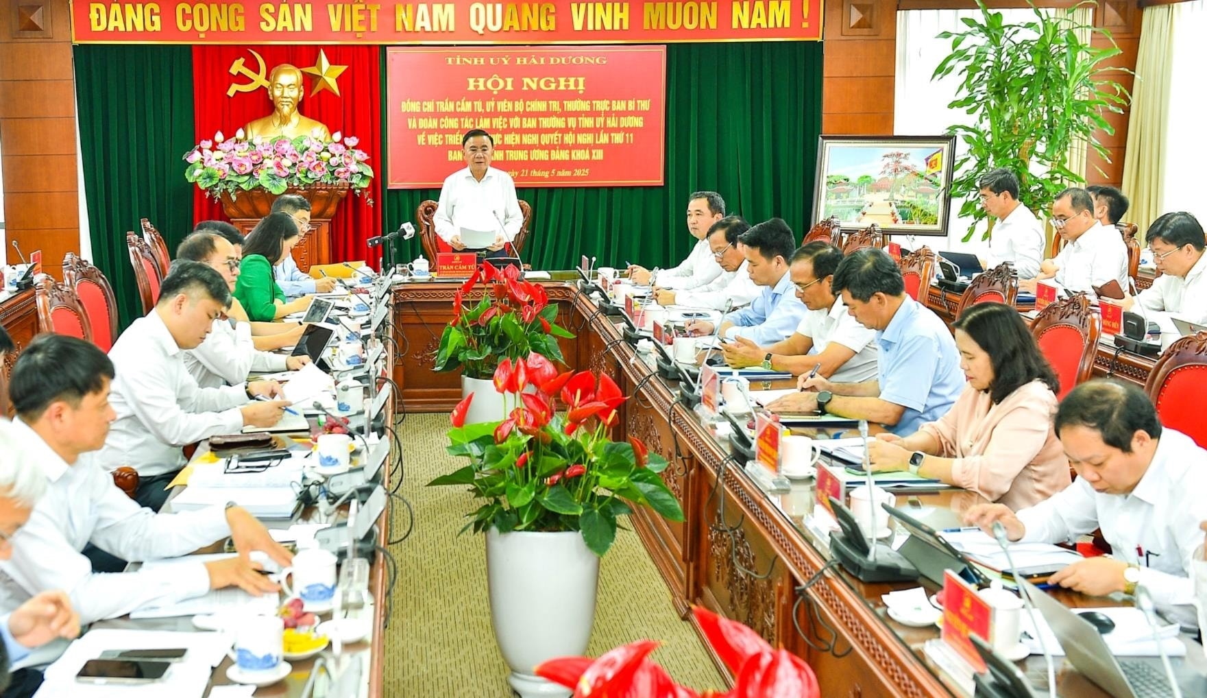 quang-canh-1-.jpg