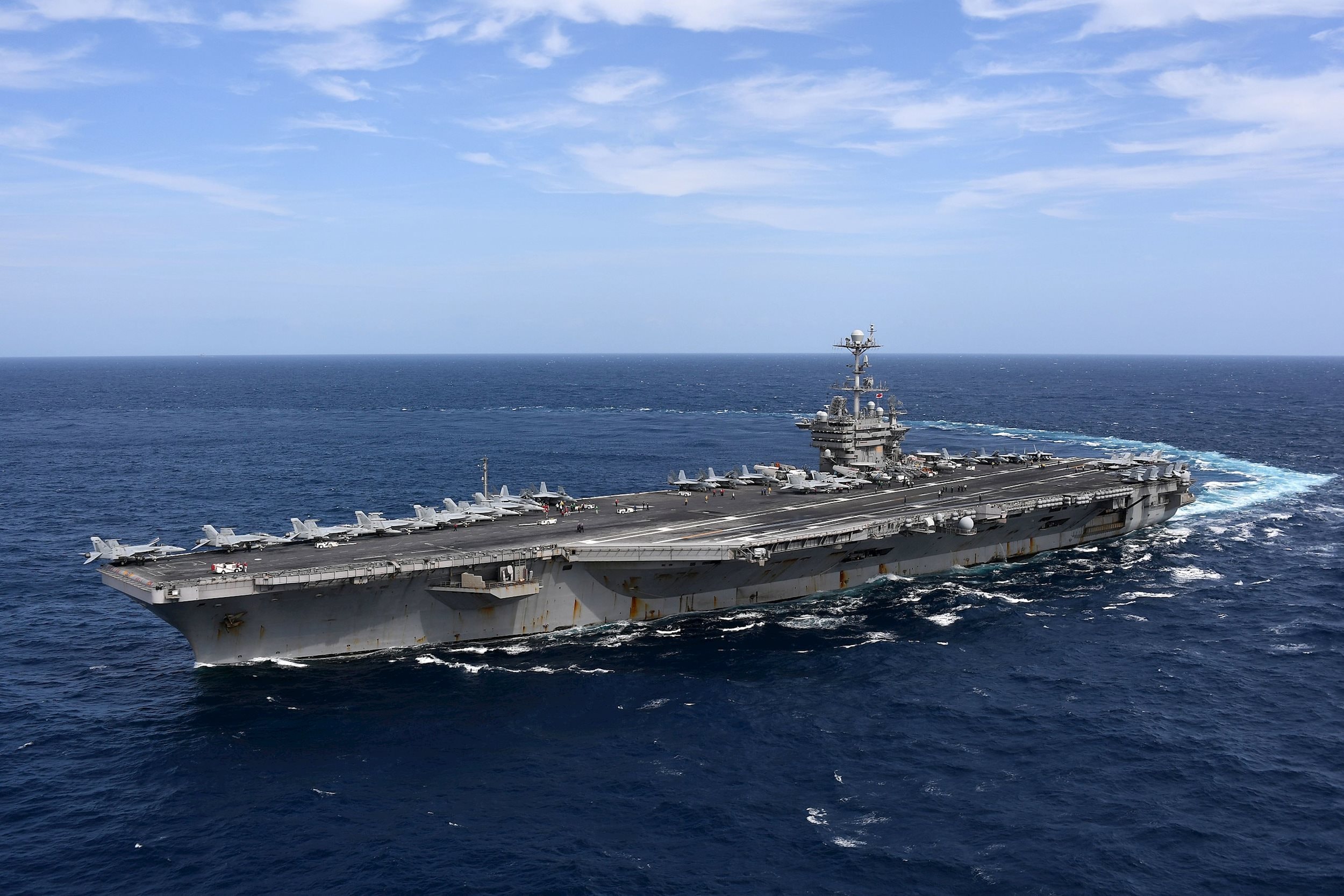 2560px-uss_harry_s._truman_-cvn-75-_underway_in_the_atlantic_ocean_on_11_september_2018_-180911-n-ea818-2106-.jpg