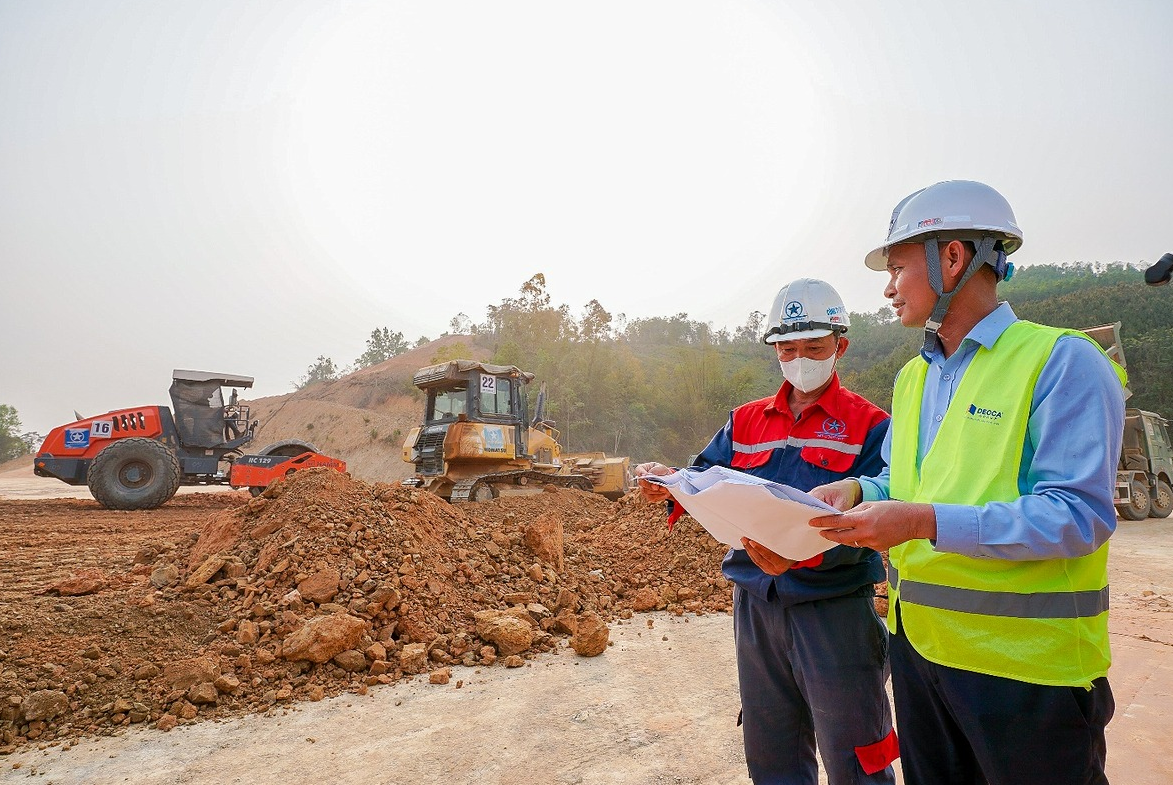 Ảnh 2.Người lao động cần nâng cao tay nghề nhằm đáp ứng các vị trí việc làm đòi hỏi nguồn nhân lực chất lượng cao.Ảnh.TL.